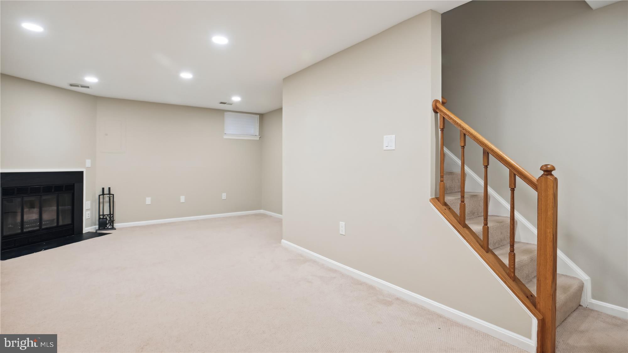 SOUTH KINGS STATION - Residential Lease