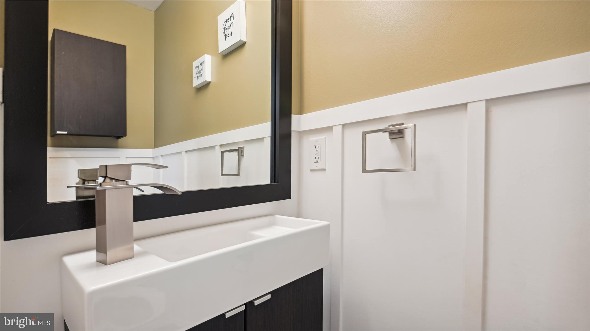 SOUTH KINGS STATION - Residential Lease