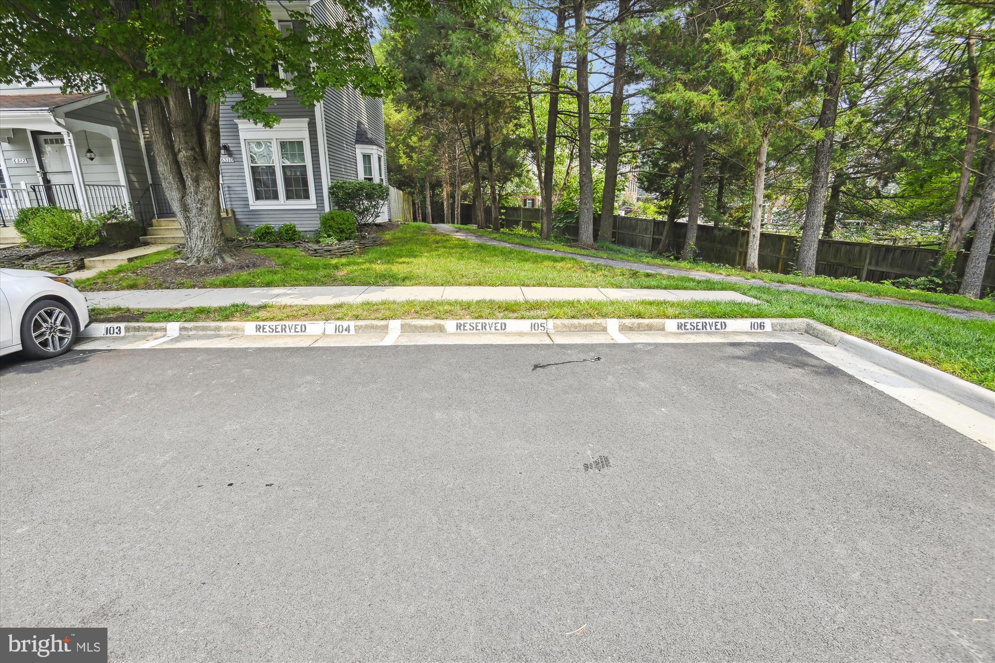 SOUTH KINGS STATION - Residential Lease