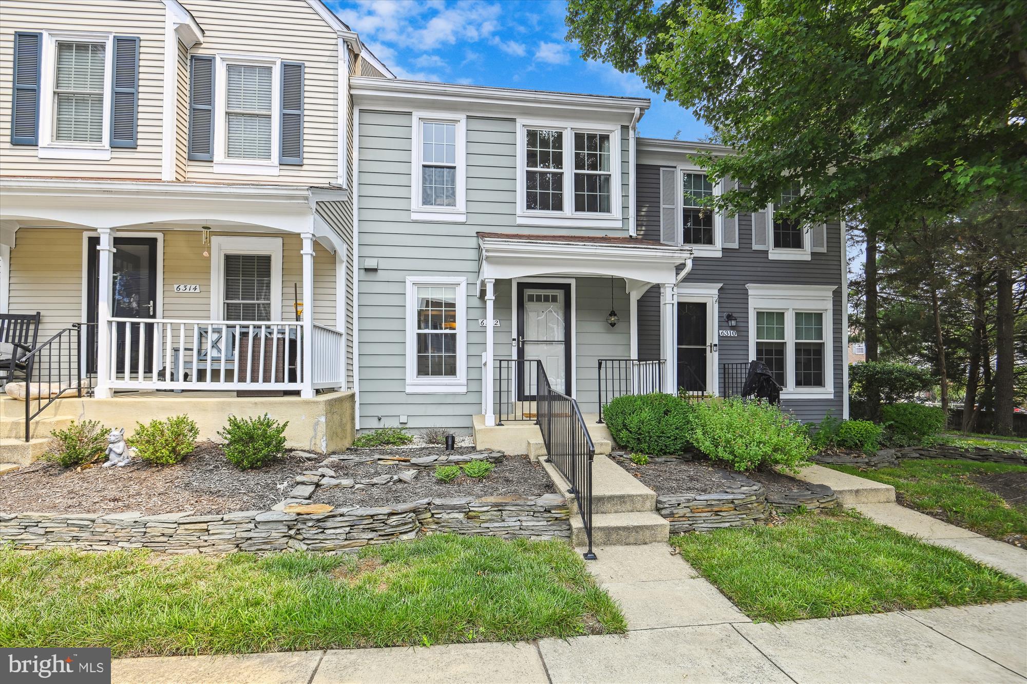 SOUTH KINGS STATION - Residential Lease