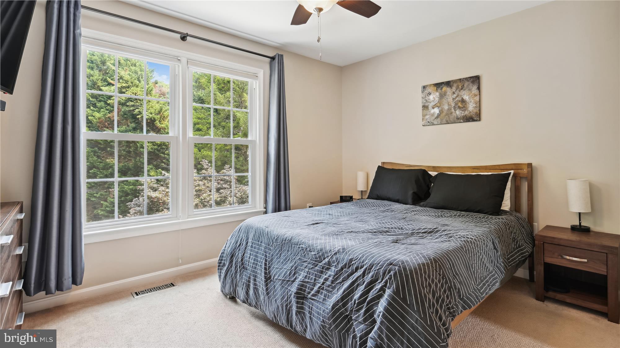 SOUTH KINGS STATION - Residential Lease