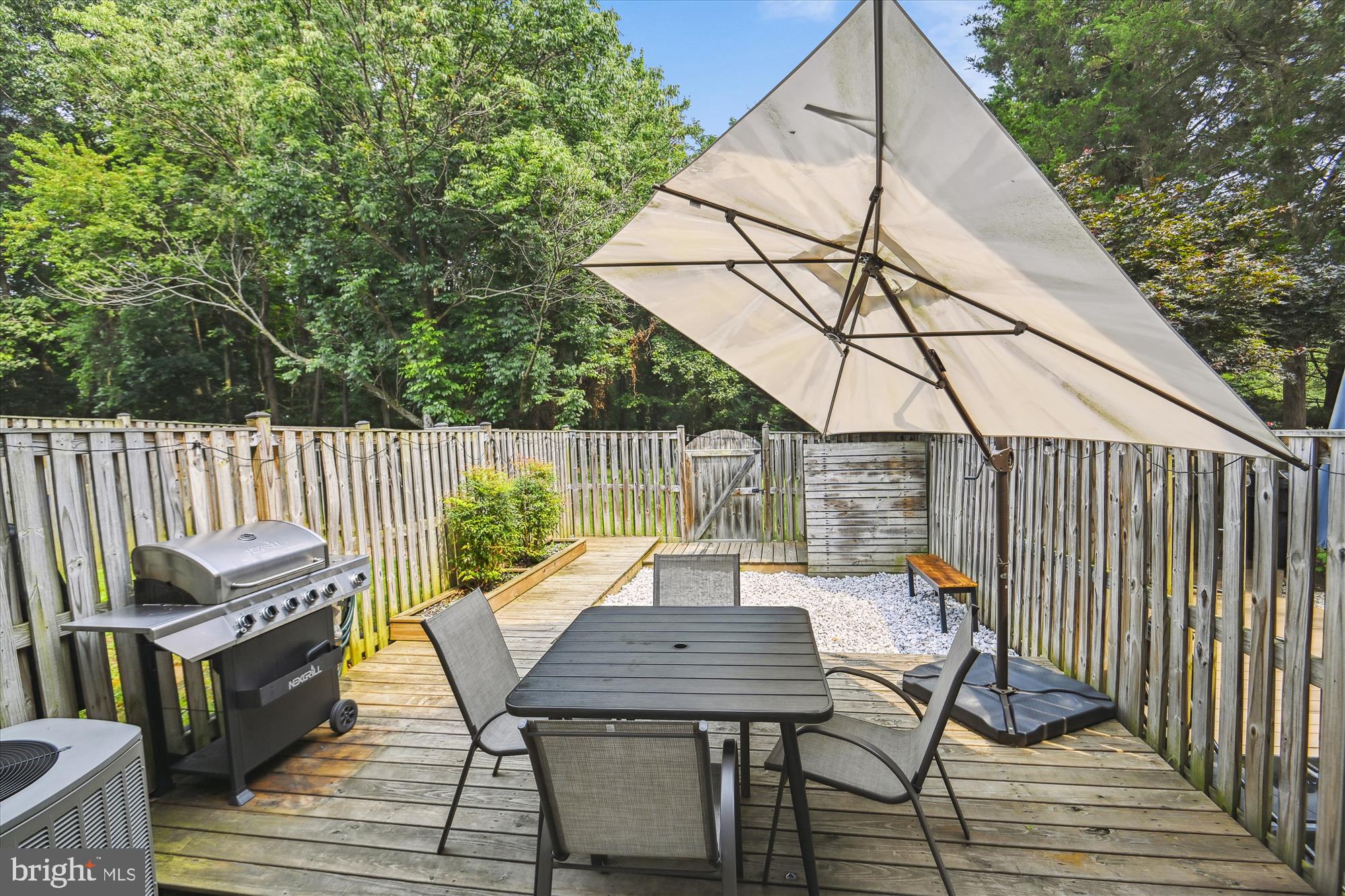 SOUTH KINGS STATION - Residential Lease