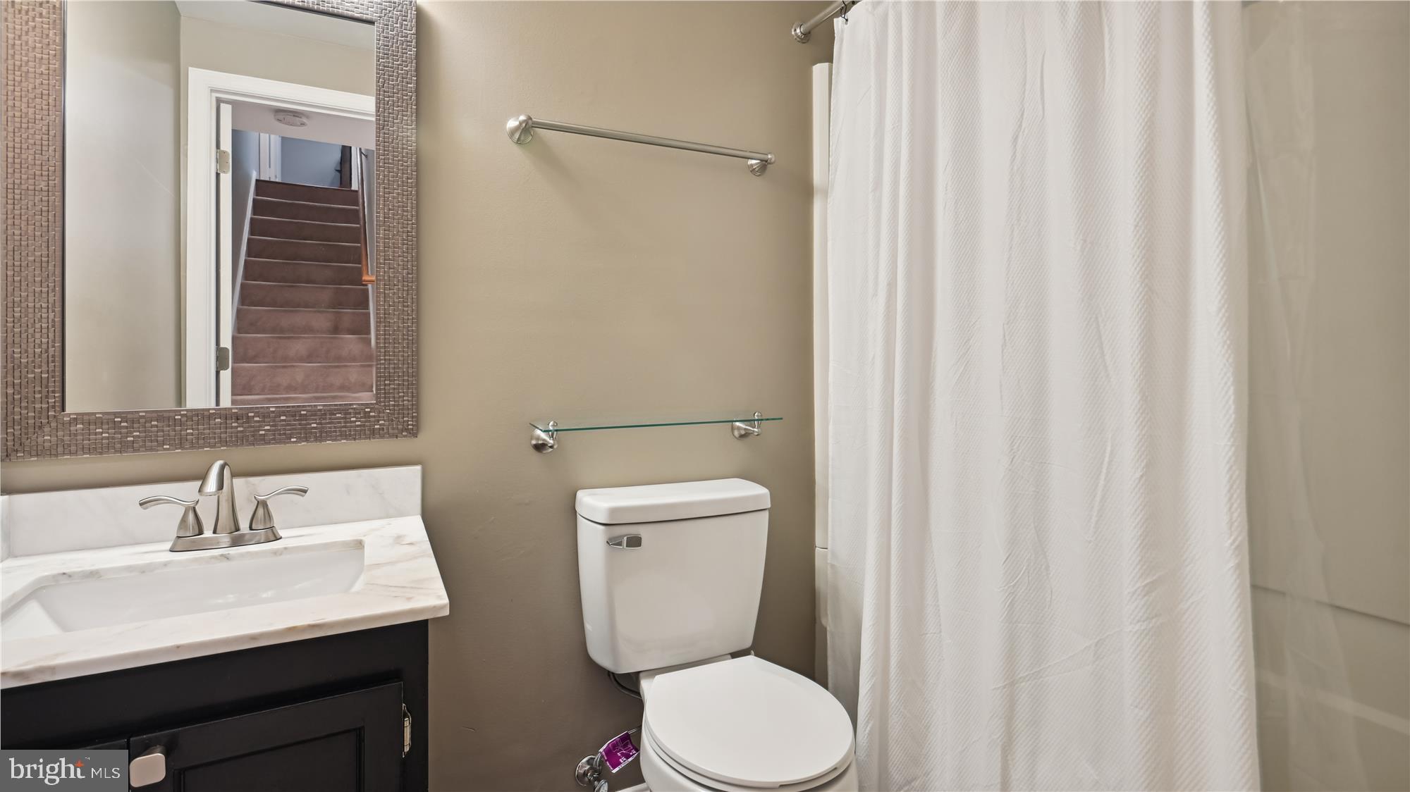 SOUTH KINGS STATION - Residential Lease