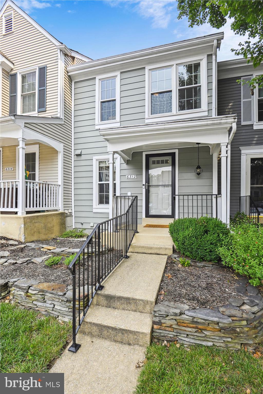 AVAILABLE STARTING FEBRUARY 15TH.   Amazing 2 bedrooms 3.5 baths  THREE LEVELS TOWNHOUSE  completely move-in ready. 
Pets allowed.  Two parking spaces assigned # 105. HOA fee paid by the landlord.  Covers trash and snow removal. Special features include hardwood floors in the open living/dining area, a bright updated kitchen with new countertops, sink, faucet and dishwasher, huge pantry and convenient main level half bath. There is direct access to a patio area and backyard-ready for your barbecue and gardening adventures. The upper level offers two primary bedroom suites both with newly renovated bathrooms and great closet space.  Lower level: space  that can be used in different ways: recreation room, exercise/media room, laundry, storage room  and full bath.  The fully fenced rear yard is perfect for pets and provides access to the adjoining open, common area.
Sunny, super convenient townhouse minutes to Huntington Metro, 495, Old Town, Crystal City and Ft Belvoir offers many recent upgrades plus a fully fenced rear yard and two reserved parking spots. Be the first to see this outstanding 3 level townhome in the popular South Kings Station community. This home is conveniently located within walking, biking or bus access to the Huntington Metro, restaurants, shopping and just minutes to Old Town, the Beltway, Fort Belvoir, National Harbor, National Landing, the Pentagon and the Reagan National Airport.