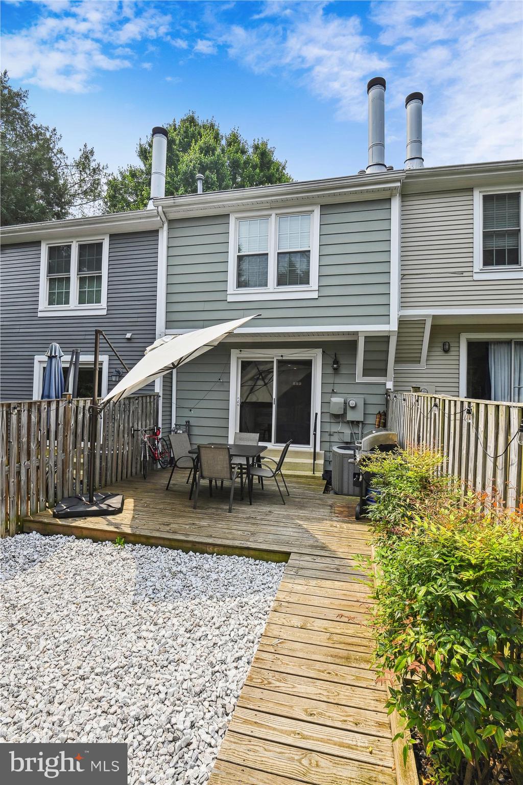 SOUTH KINGS STATION - Residential Lease