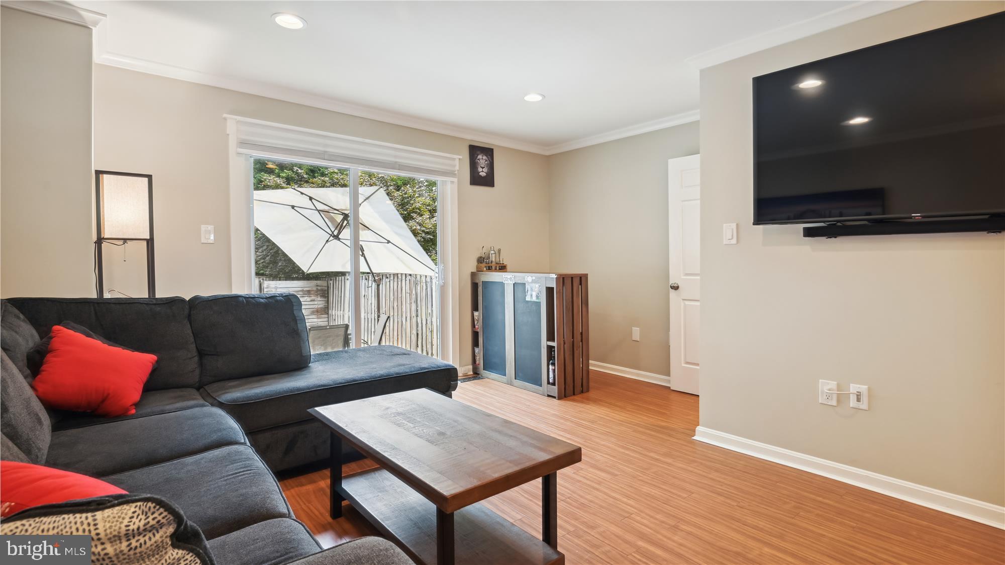 SOUTH KINGS STATION - Residential Lease