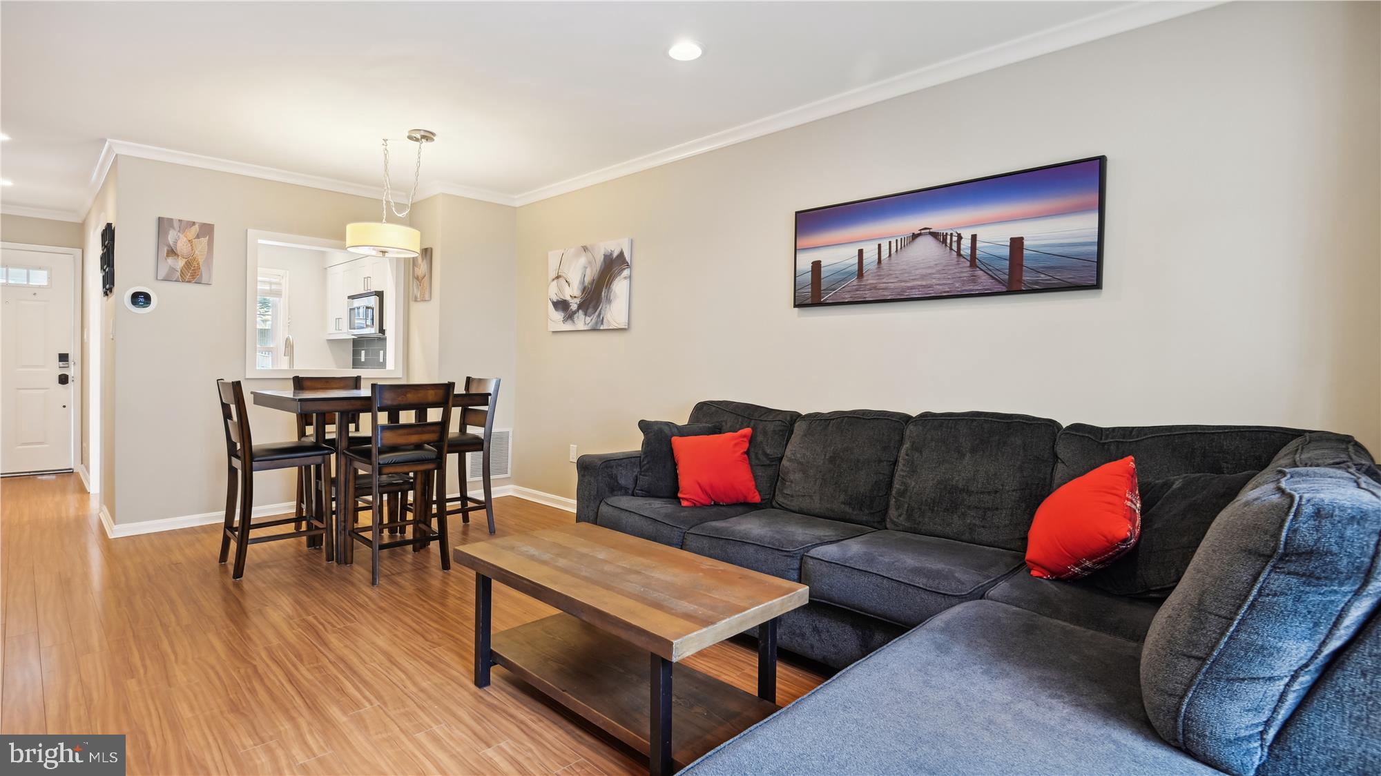 SOUTH KINGS STATION - Residential Lease