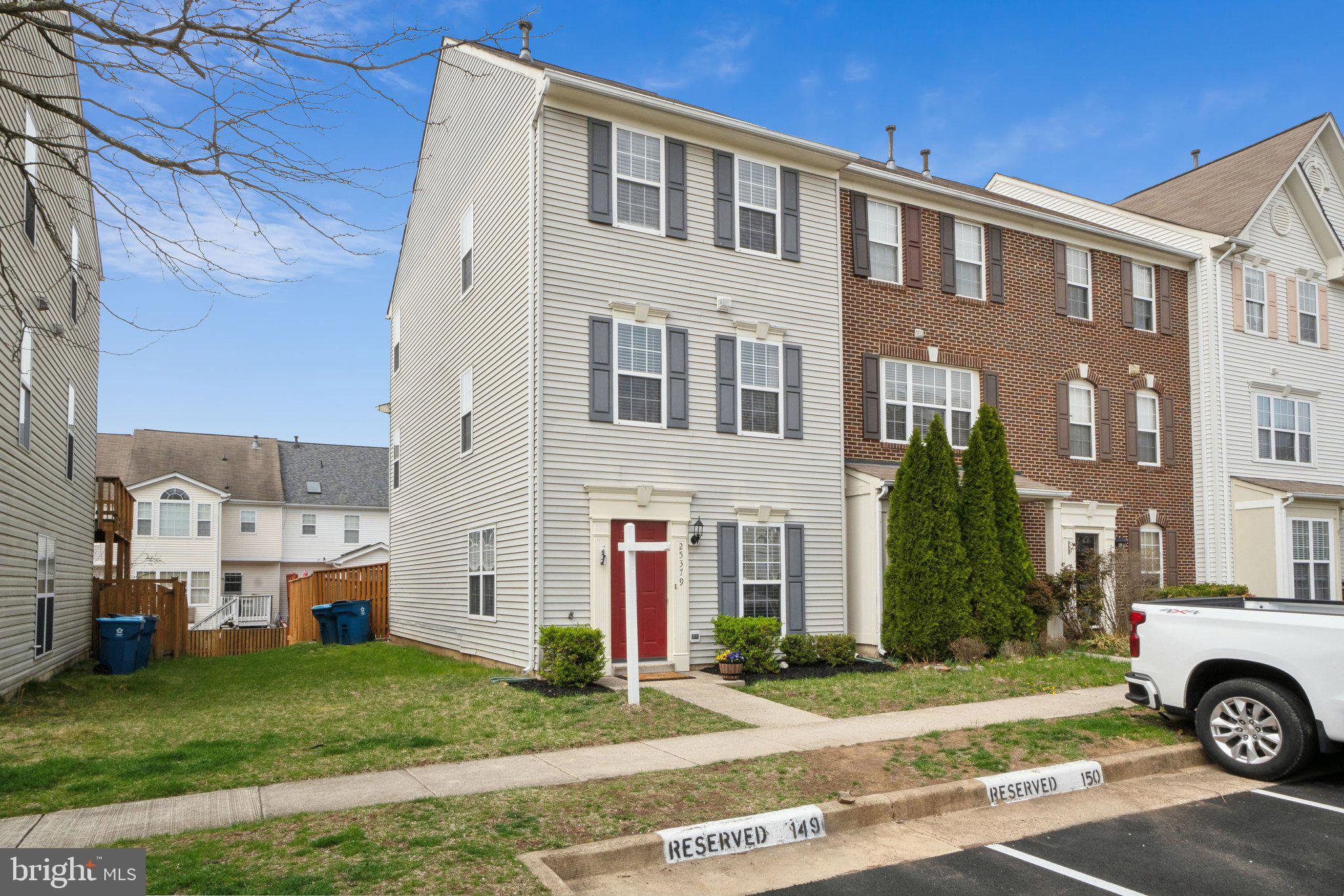 SOUTH RIDING - Residential
