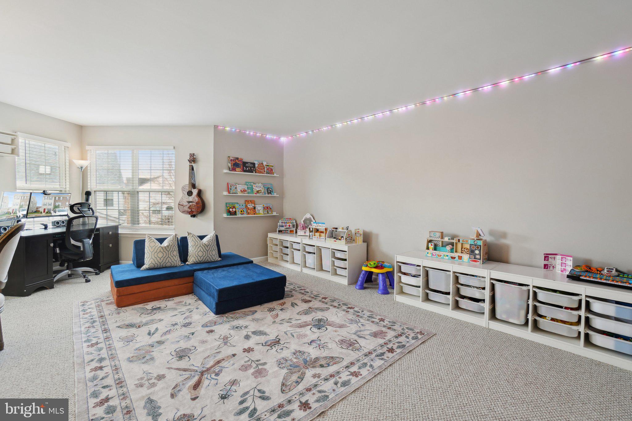 SOUTH RIDING - Residential