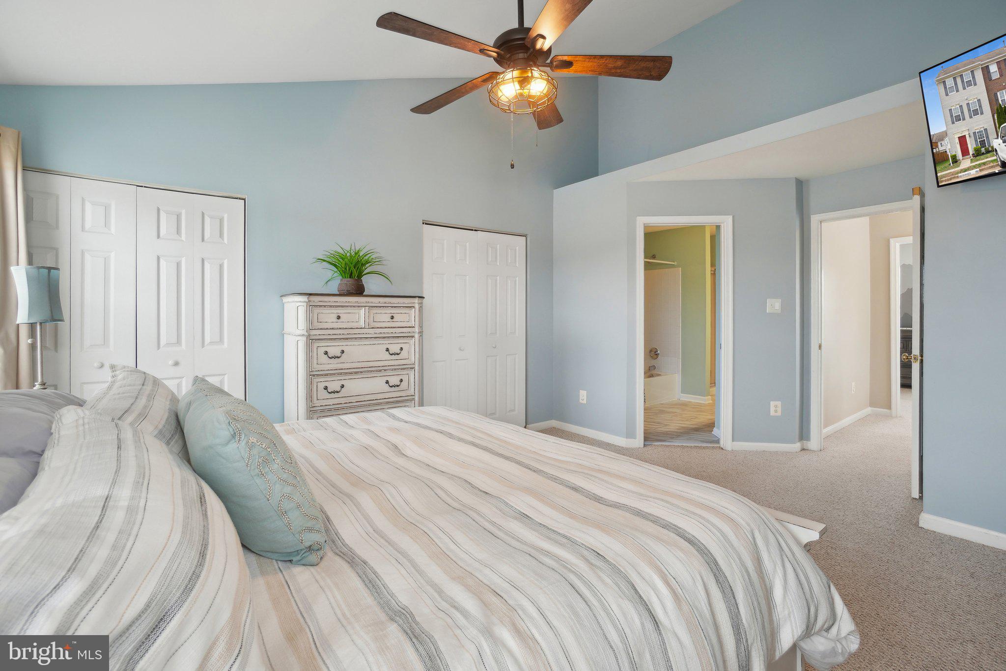 SOUTH RIDING - Residential