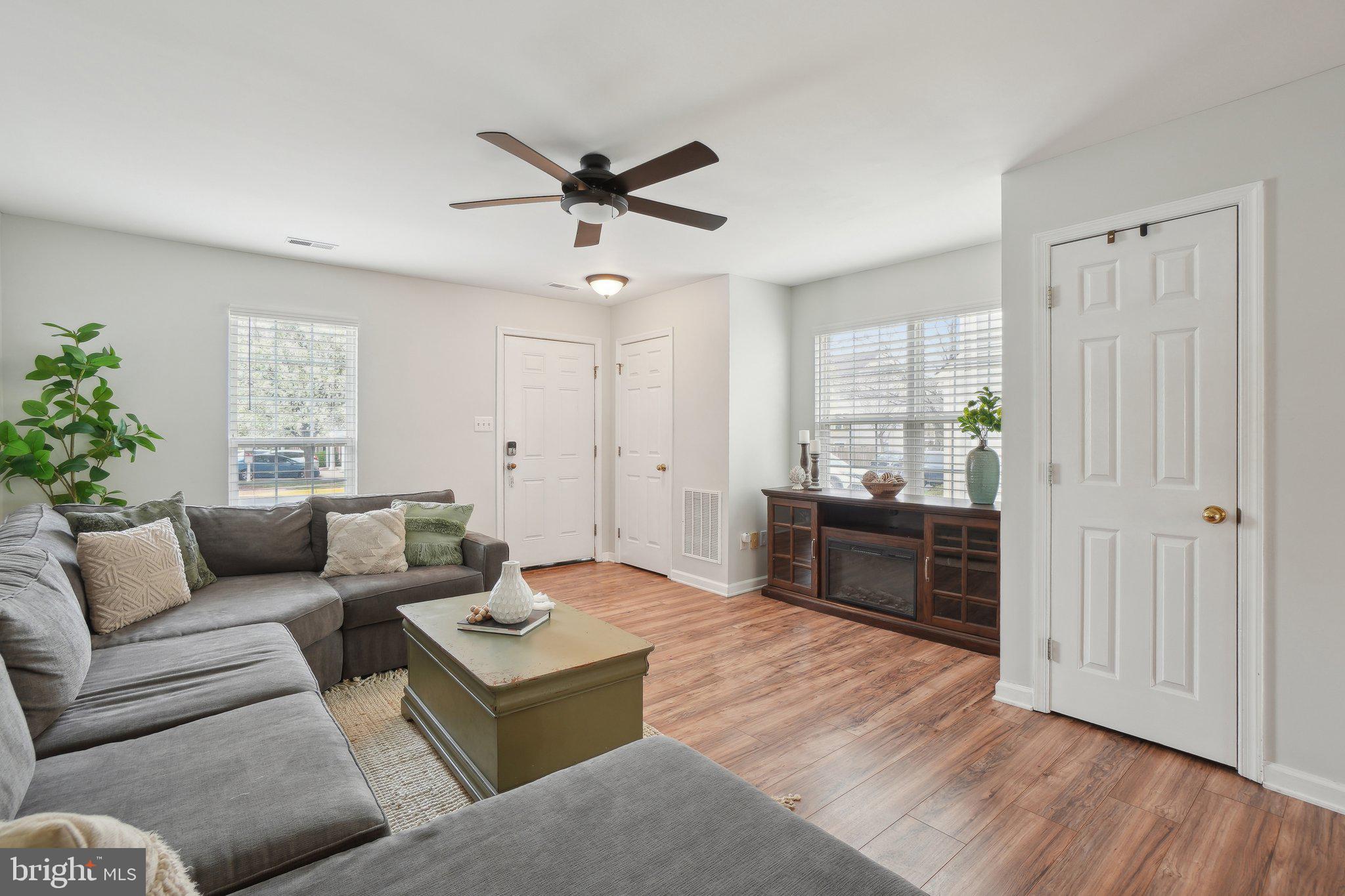SOUTH RIDING - Residential