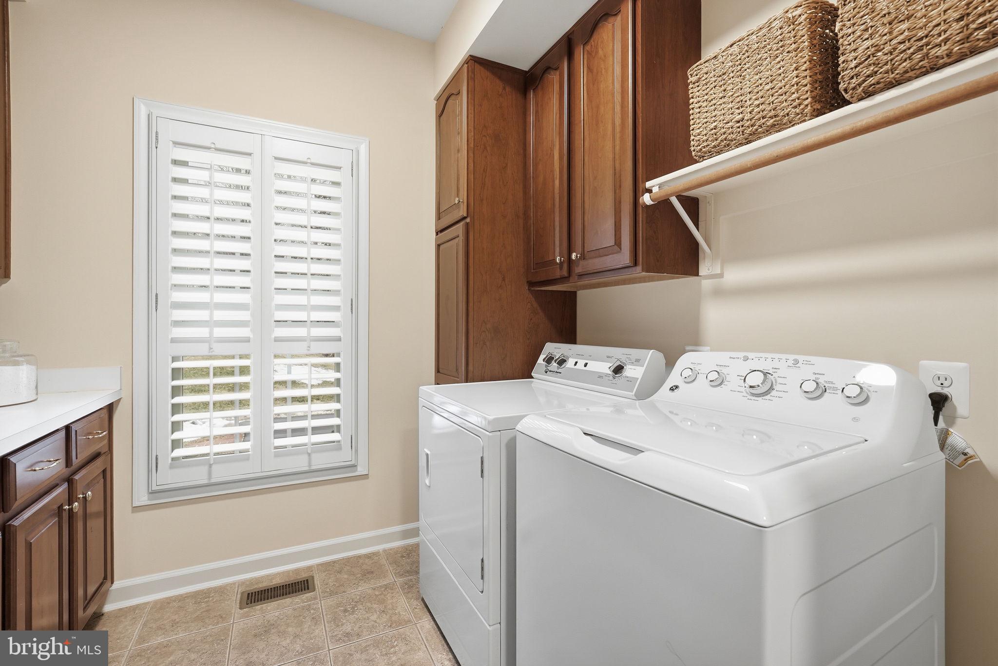 CEDAR CHASE - Residential