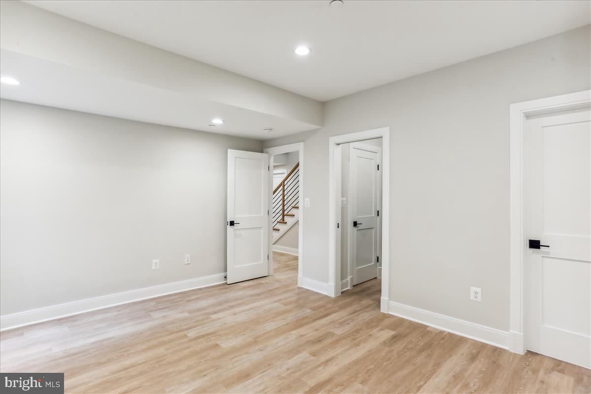OAKWOOD KNOLLS - Residential