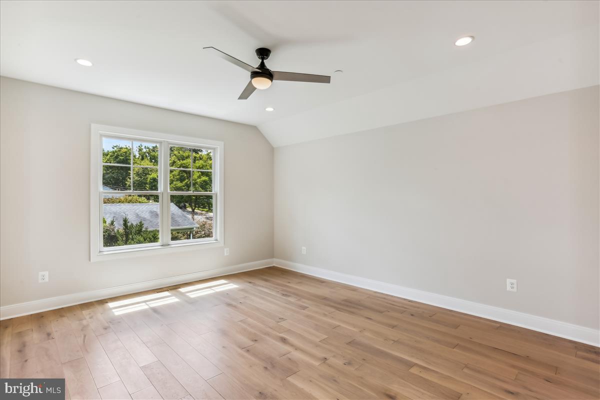 OAKWOOD KNOLLS - Residential