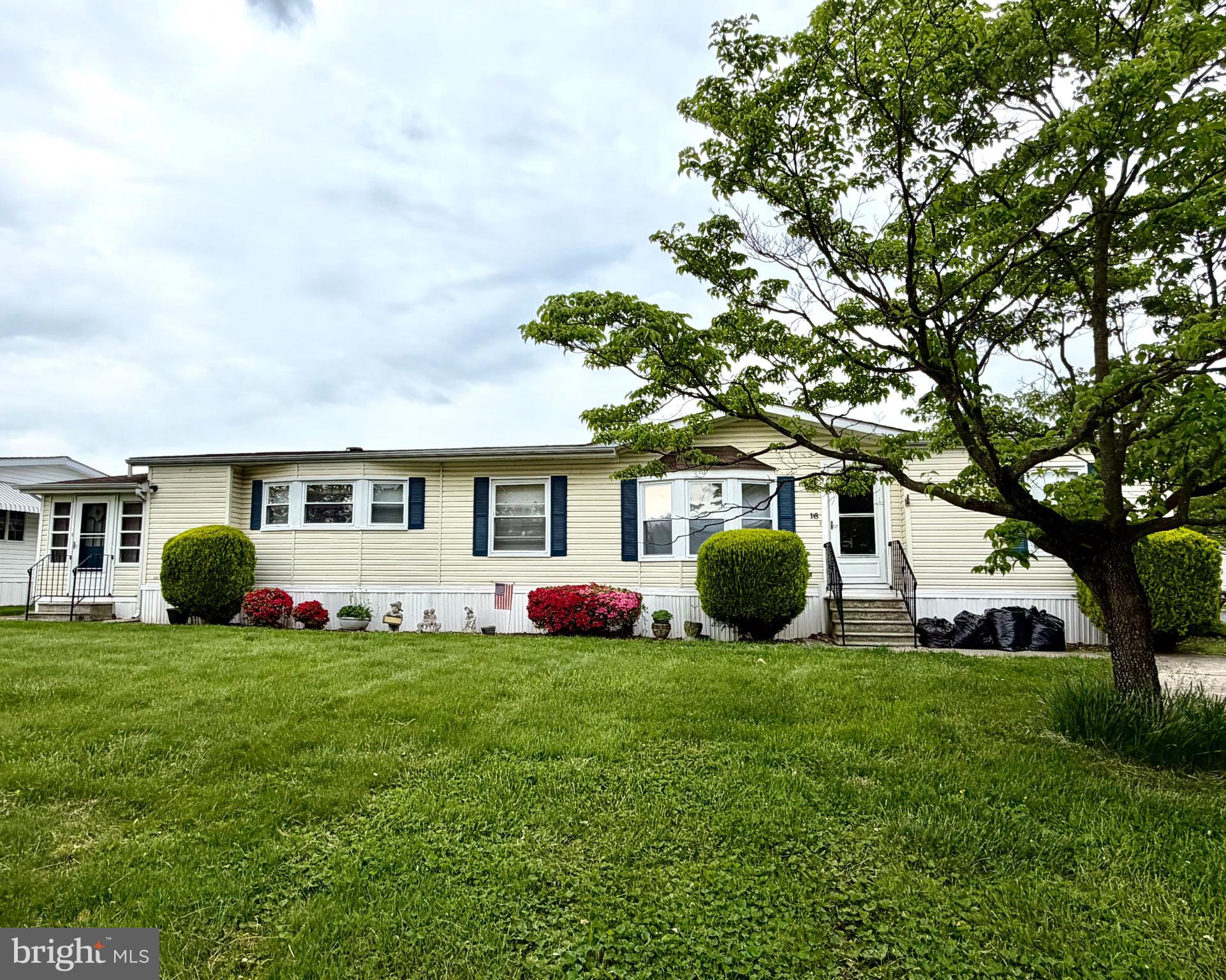 MURRAY MANOR II - Residential