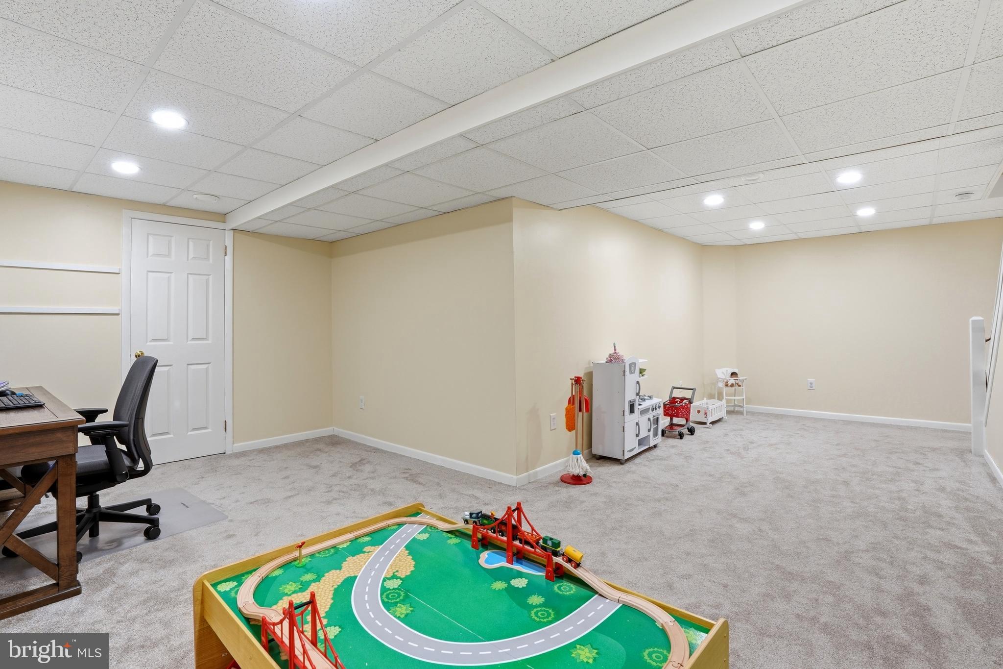 CHARLESTOWNE - Residential