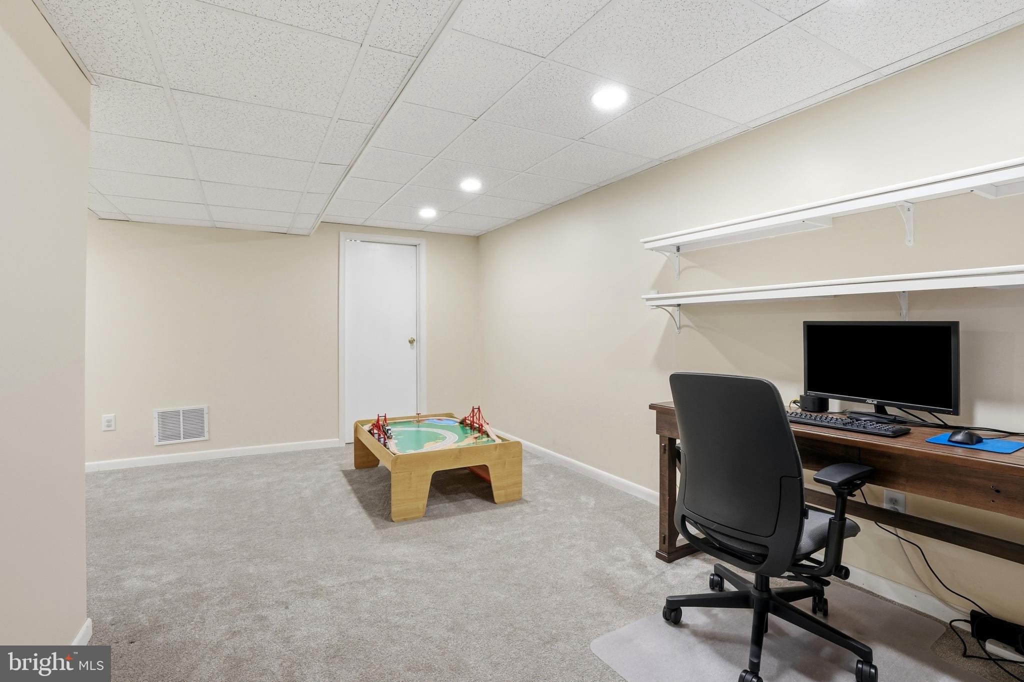 CHARLESTOWNE - Residential