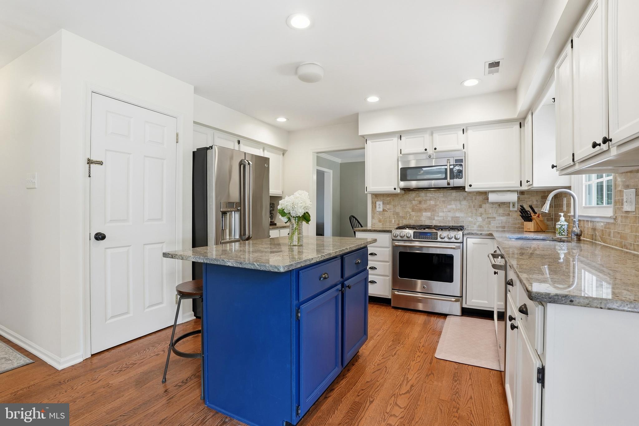 CHARLESTOWNE - Residential