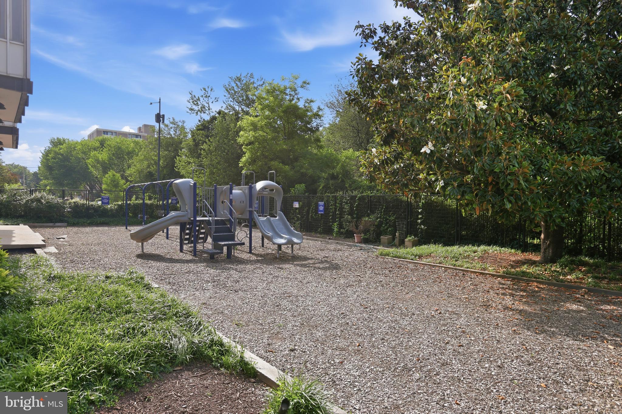 RIVER PARK - Residential
