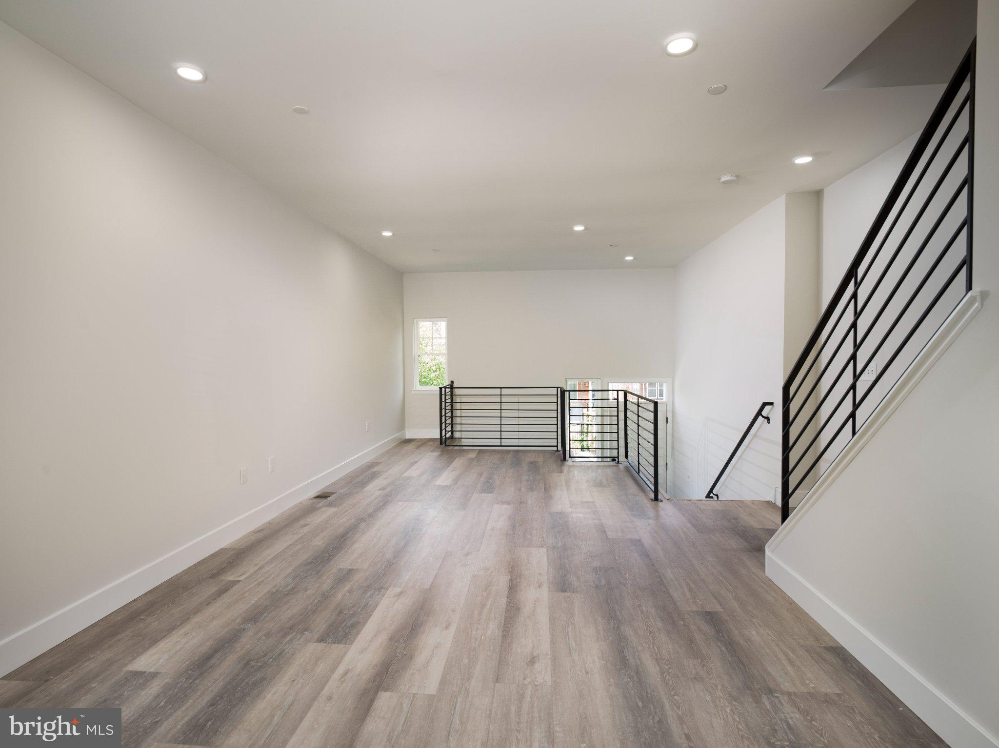 ROXBOROUGH - Residential