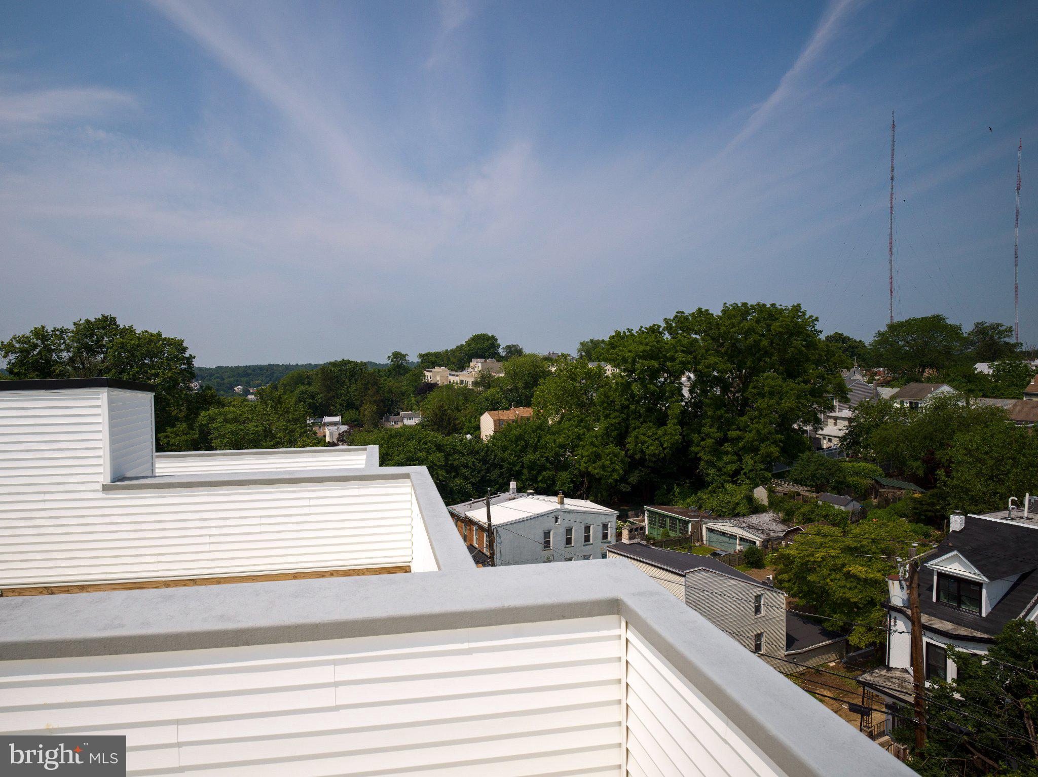 ROXBOROUGH - Residential