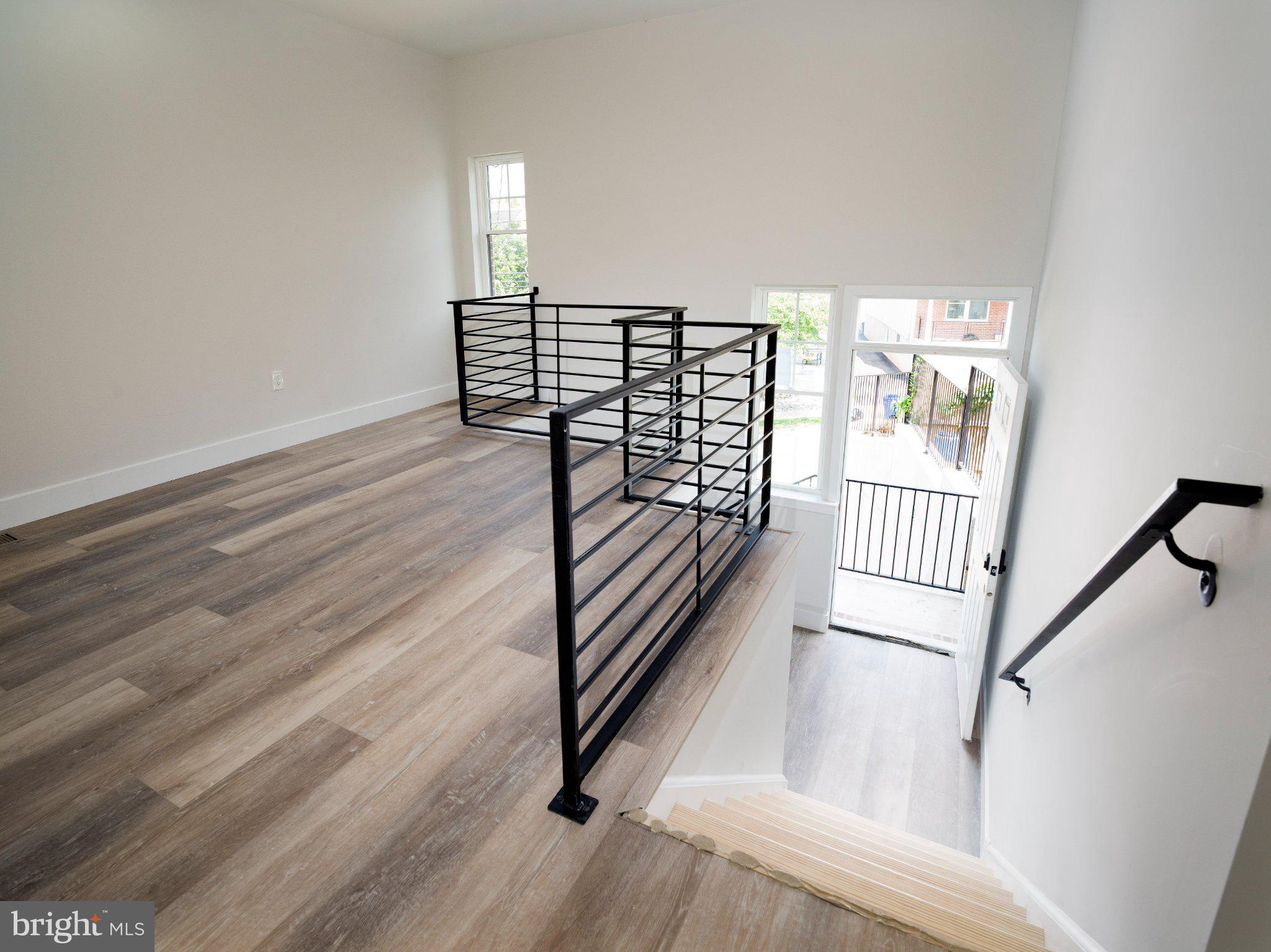 ROXBOROUGH - Residential