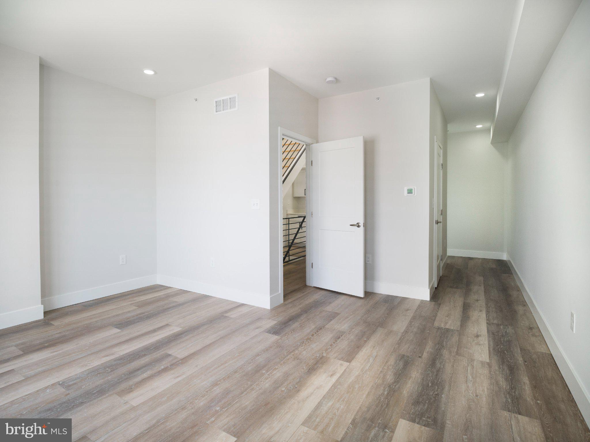 ROXBOROUGH - Residential
