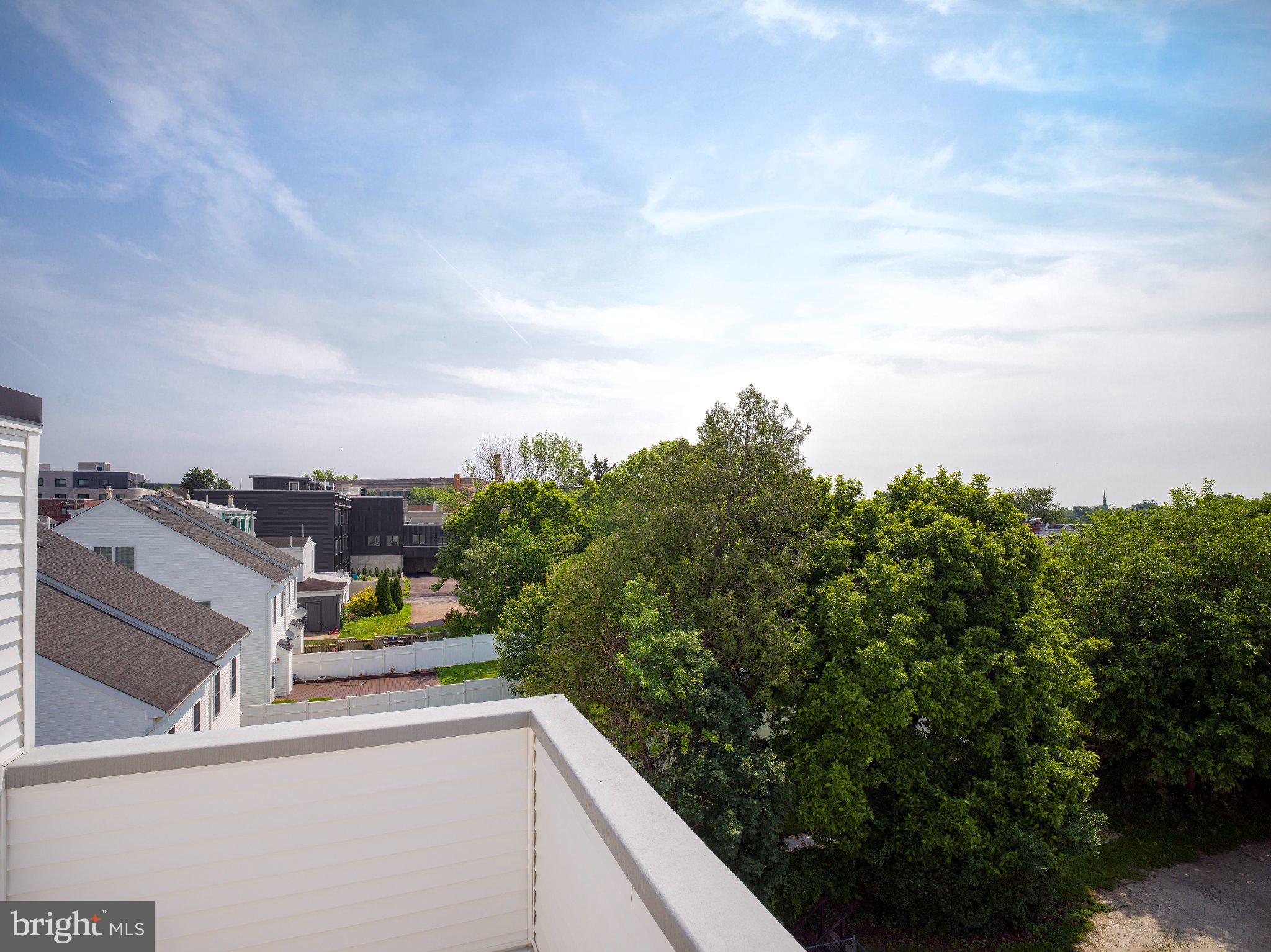 ROXBOROUGH - Residential
