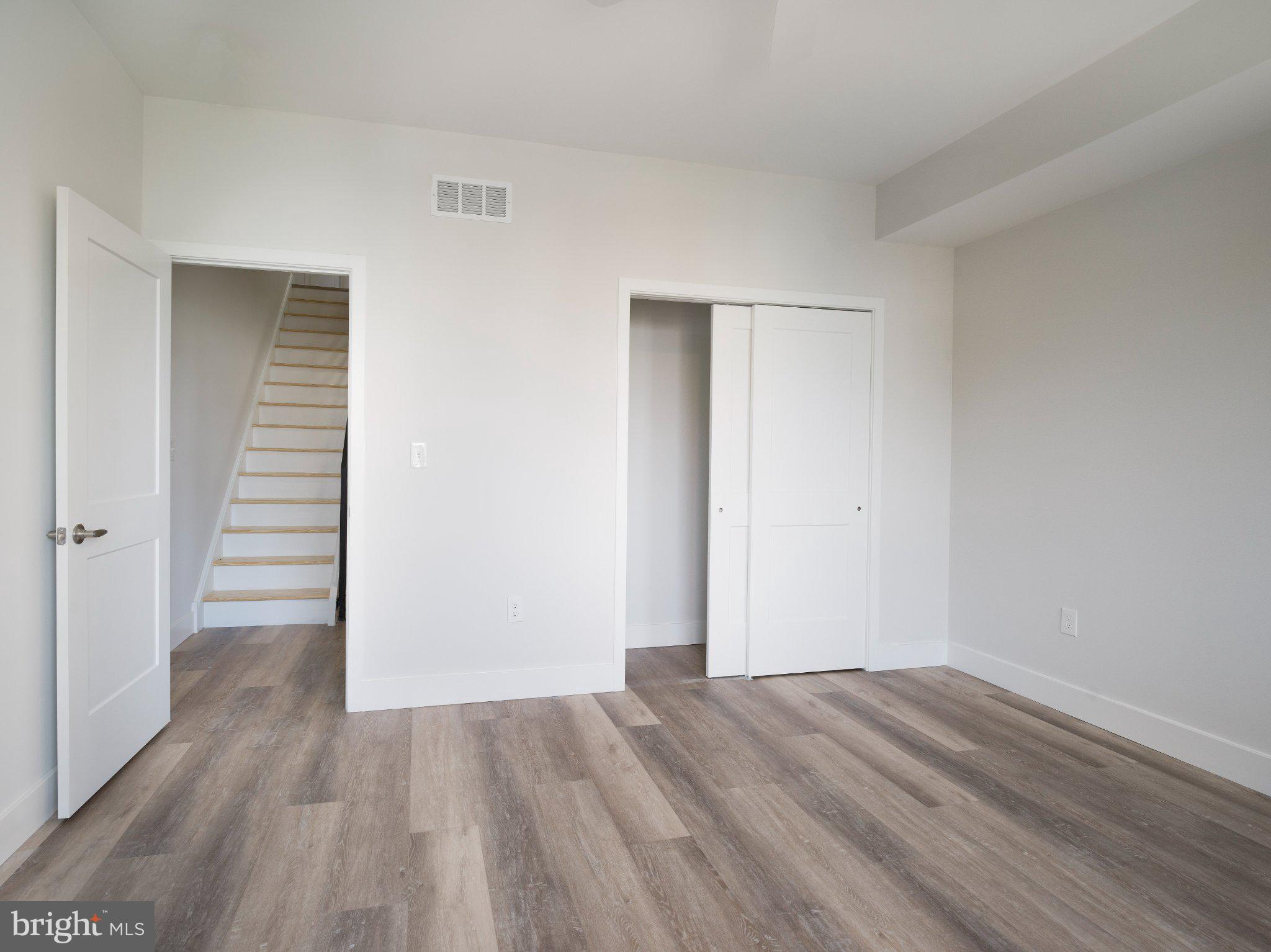 ROXBOROUGH - Residential