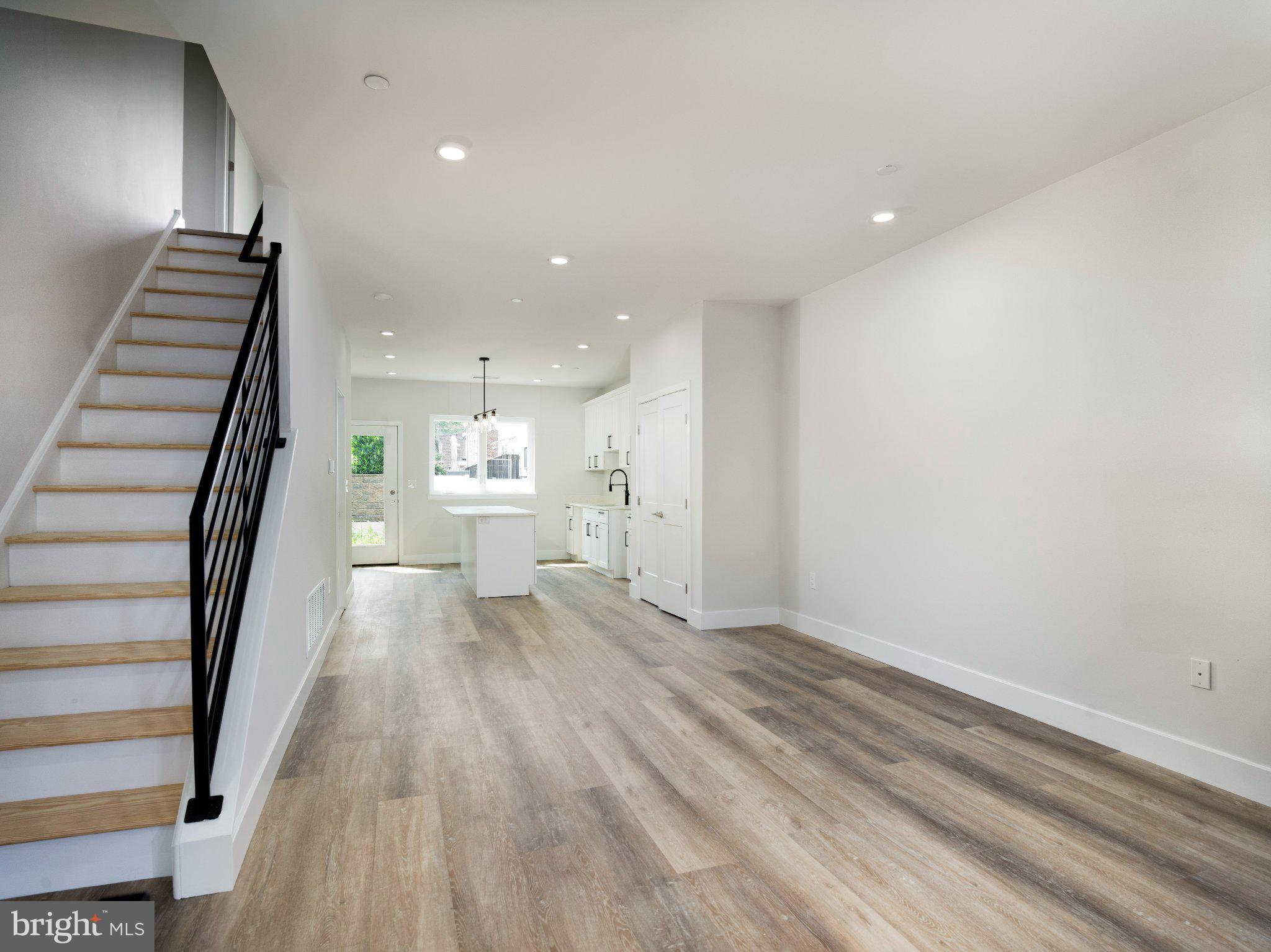 ROXBOROUGH - Residential