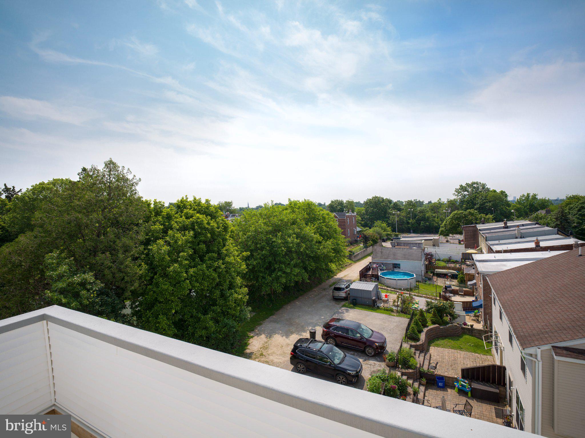 ROXBOROUGH - Residential