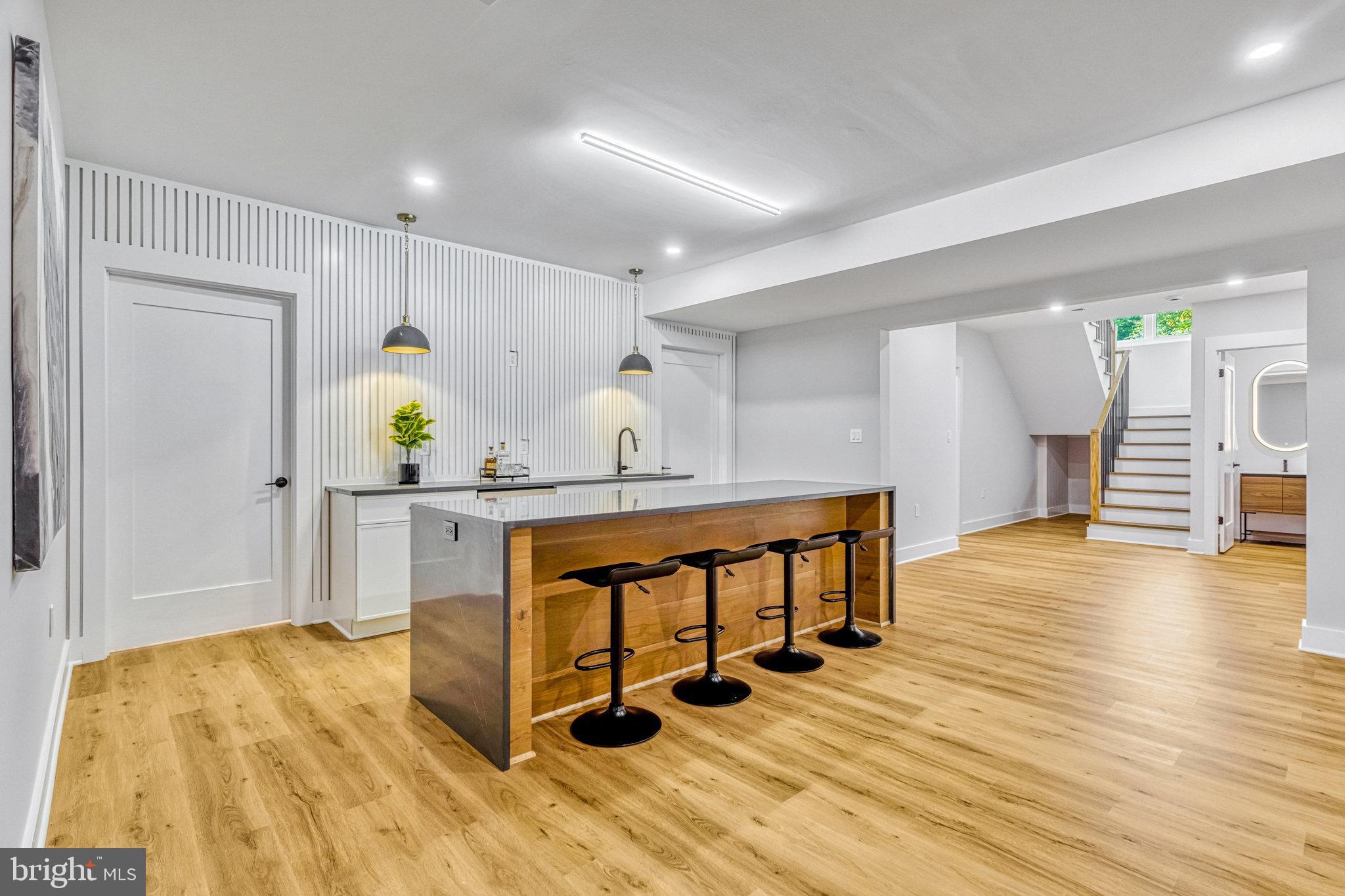 WESTBRIAR COUNTRY CLUB MANOR - Residential