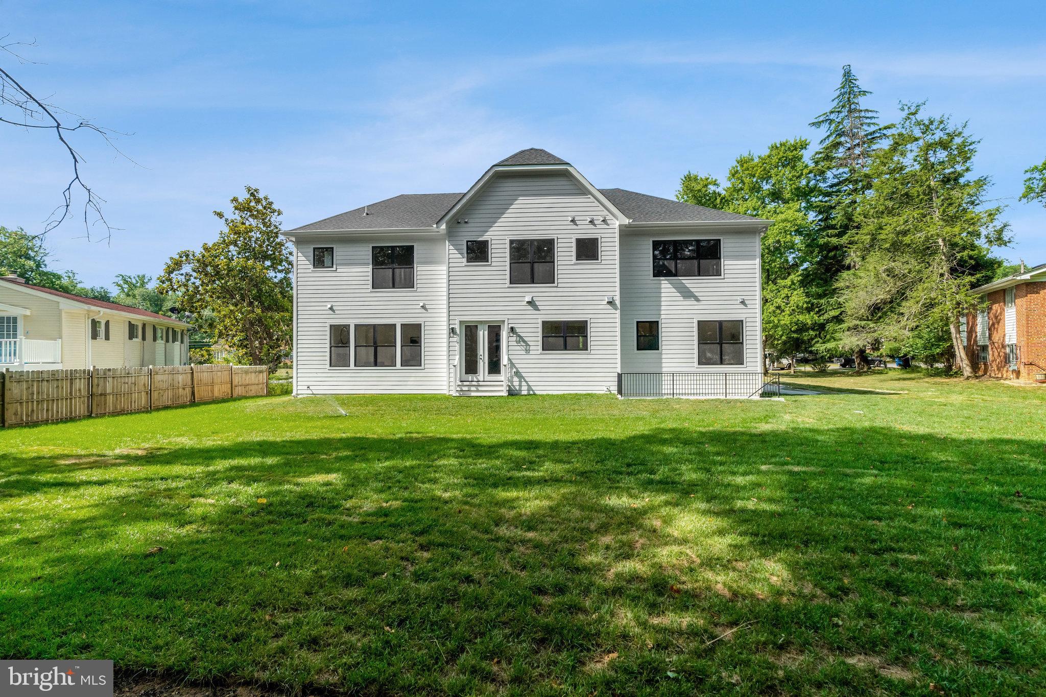 WESTBRIAR COUNTRY CLUB MANOR - Residential