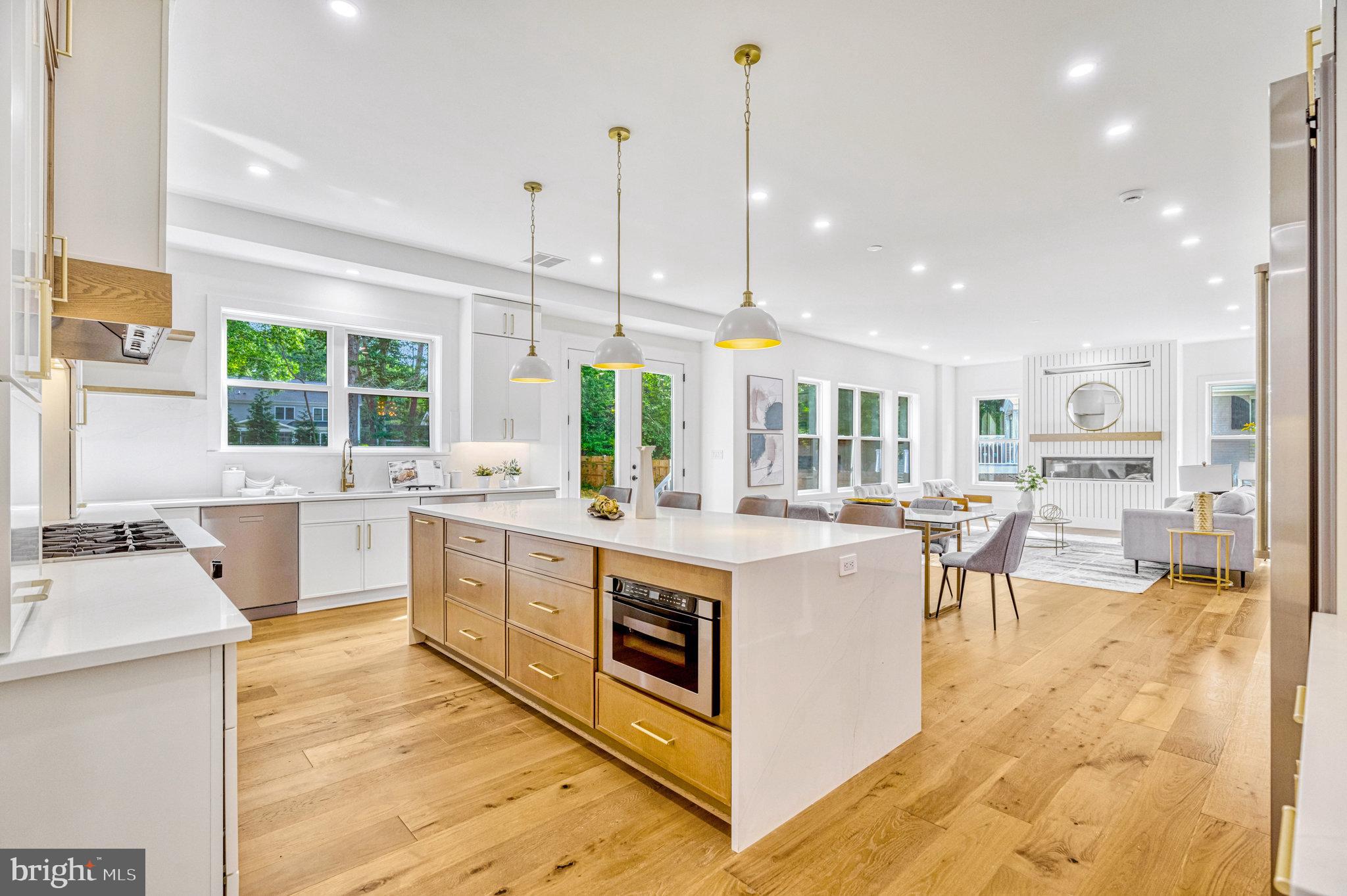 WESTBRIAR COUNTRY CLUB MANOR - Residential