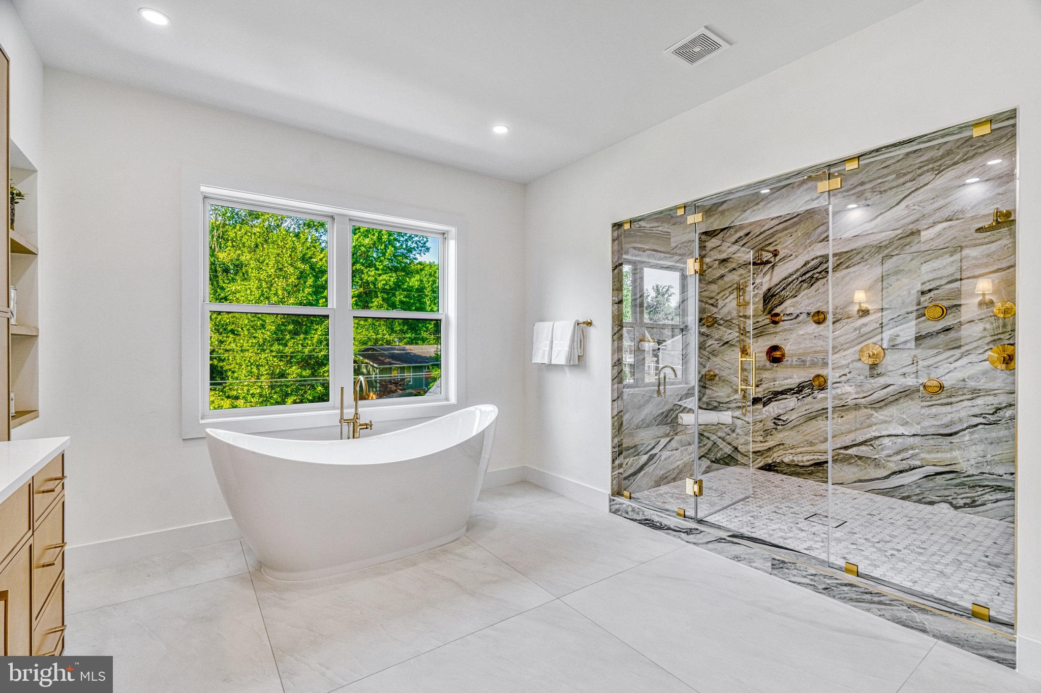 WESTBRIAR COUNTRY CLUB MANOR - Residential