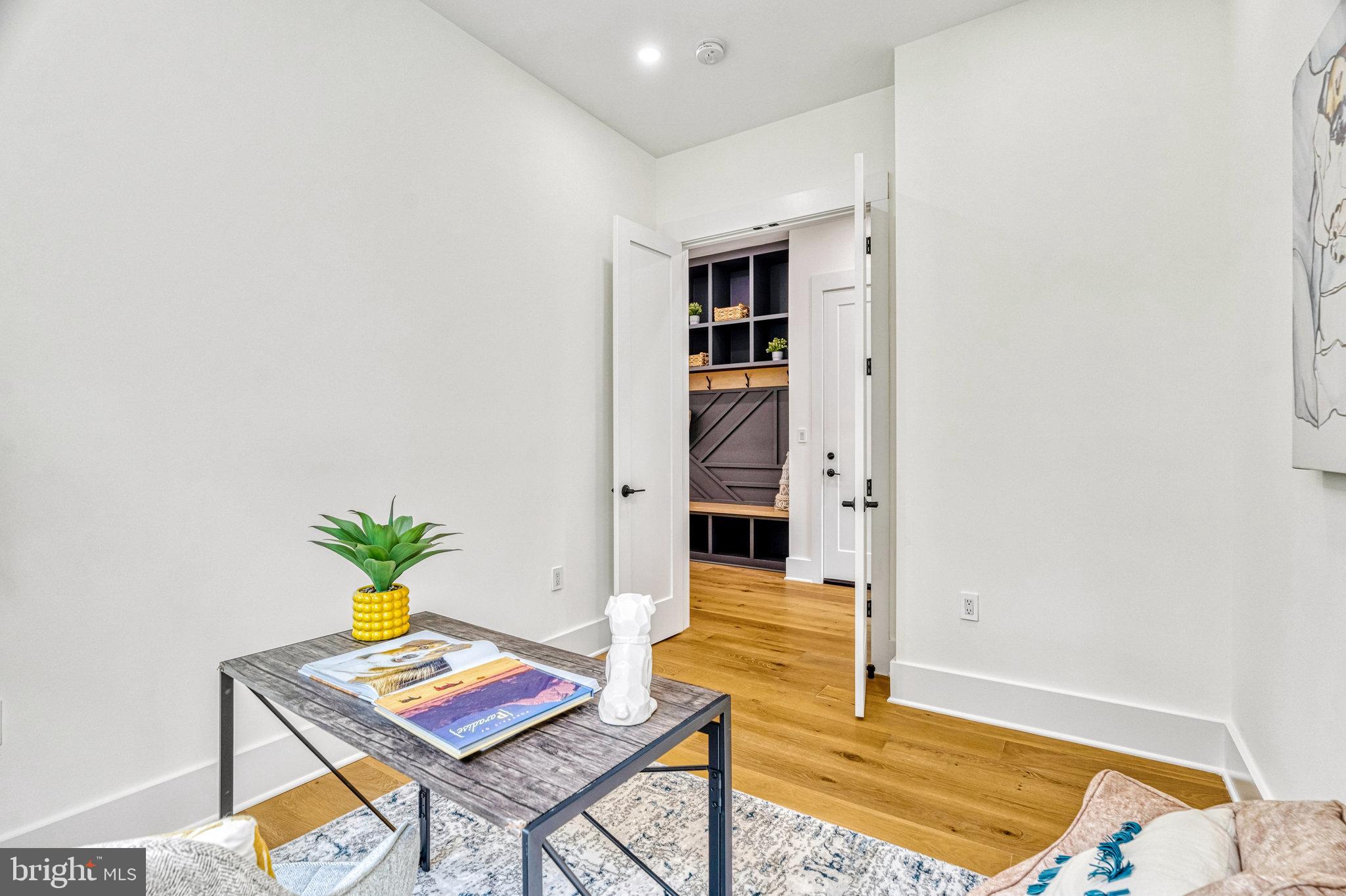WESTBRIAR COUNTRY CLUB MANOR - Residential