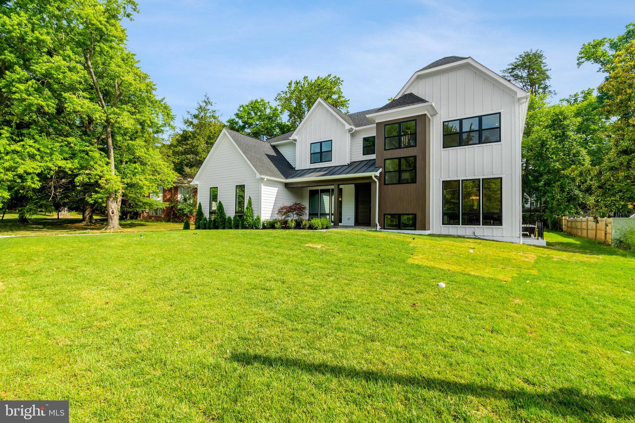 WESTBRIAR COUNTRY CLUB MANOR - Residential