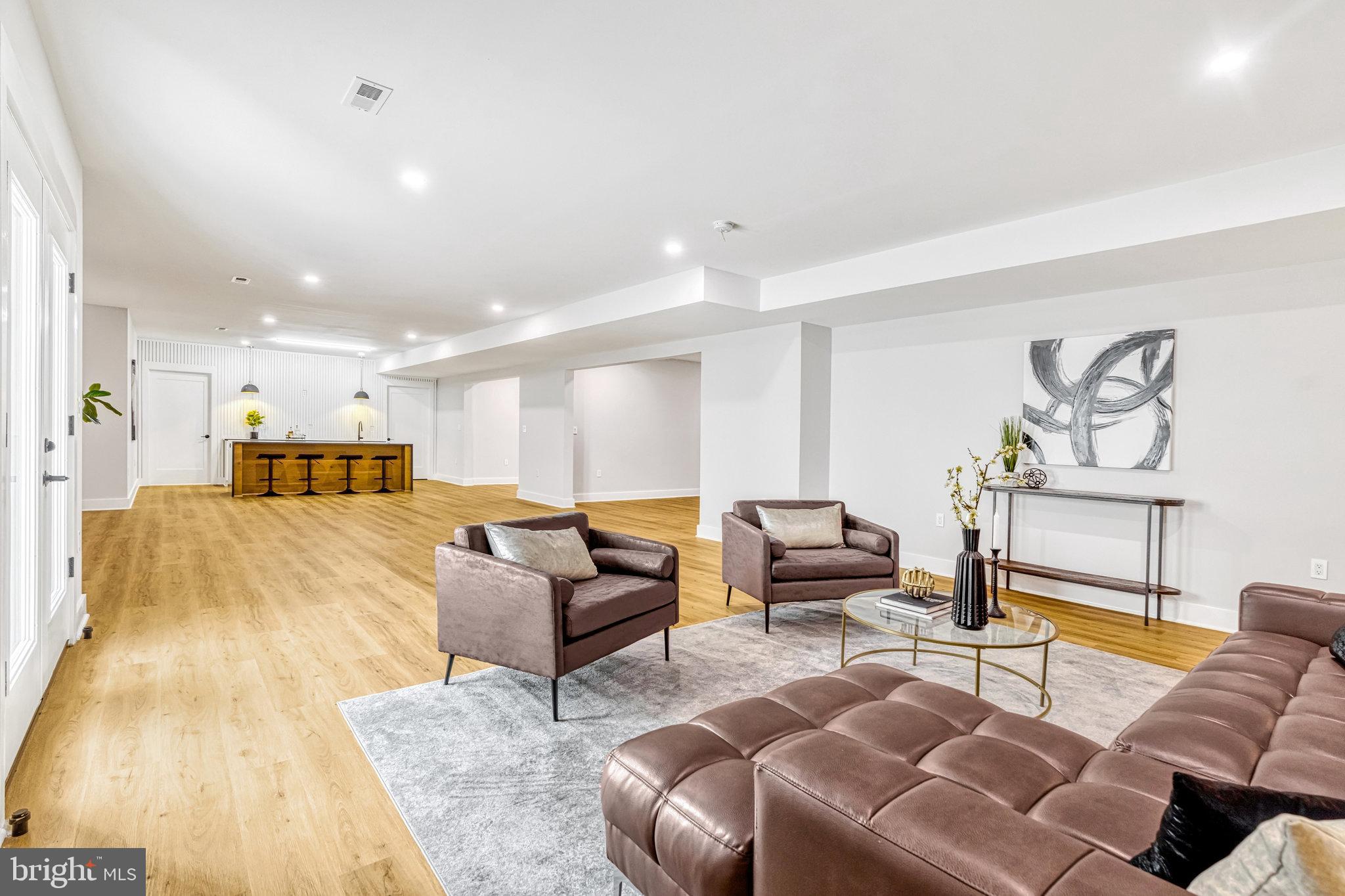 WESTBRIAR COUNTRY CLUB MANOR - Residential
