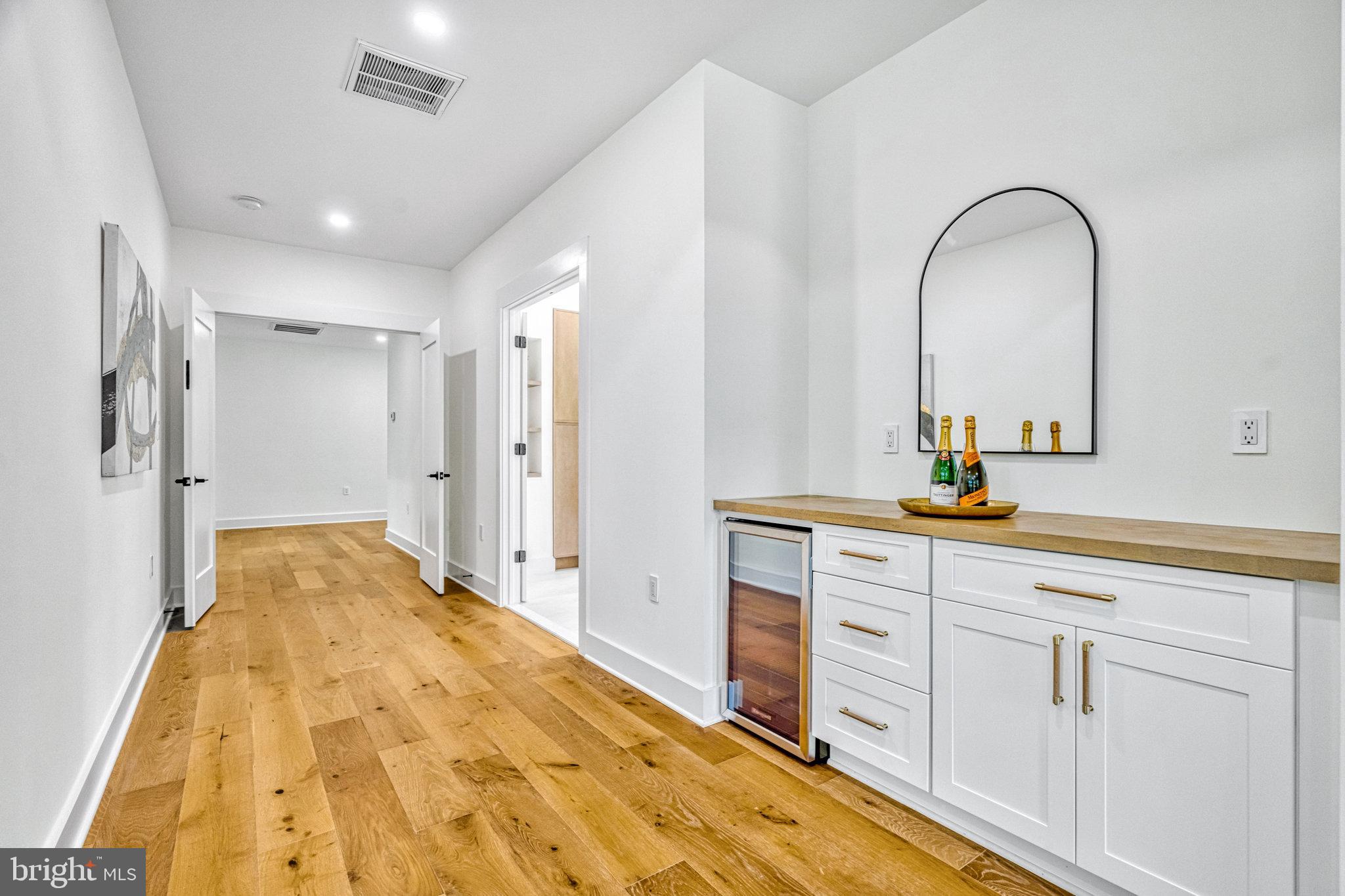 WESTBRIAR COUNTRY CLUB MANOR - Residential
