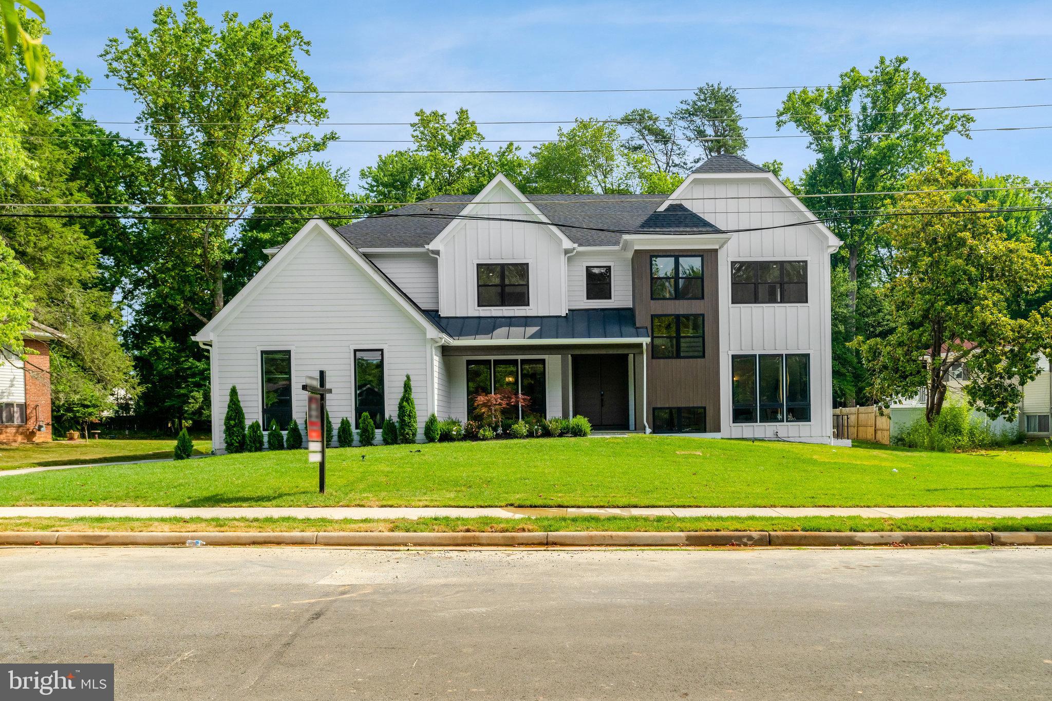 WESTBRIAR COUNTRY CLUB MANOR - Residential