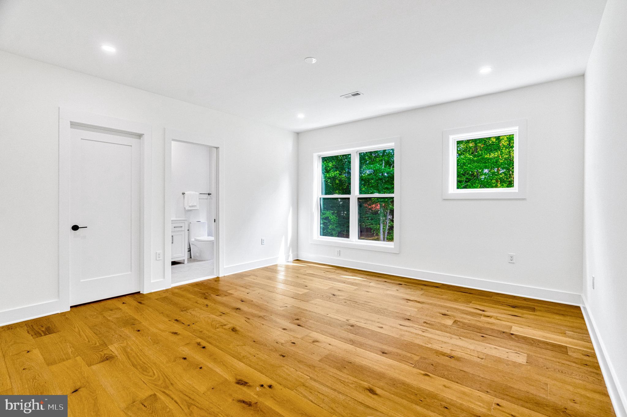 WESTBRIAR COUNTRY CLUB MANOR - Residential