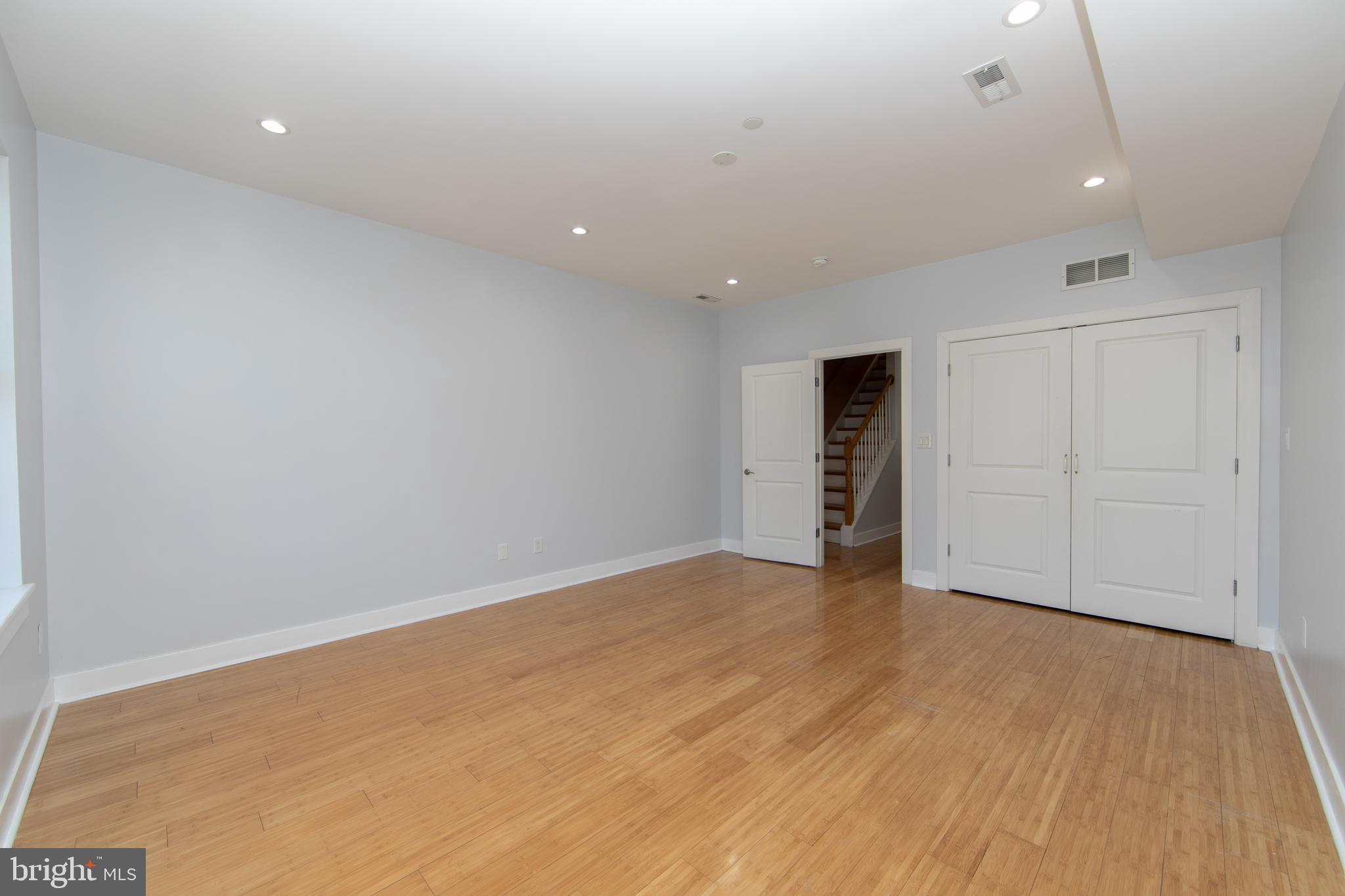 POINT BREEZE - Residential