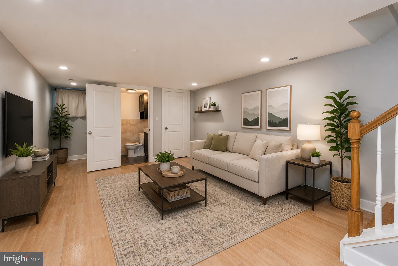 POINT BREEZE - Residential