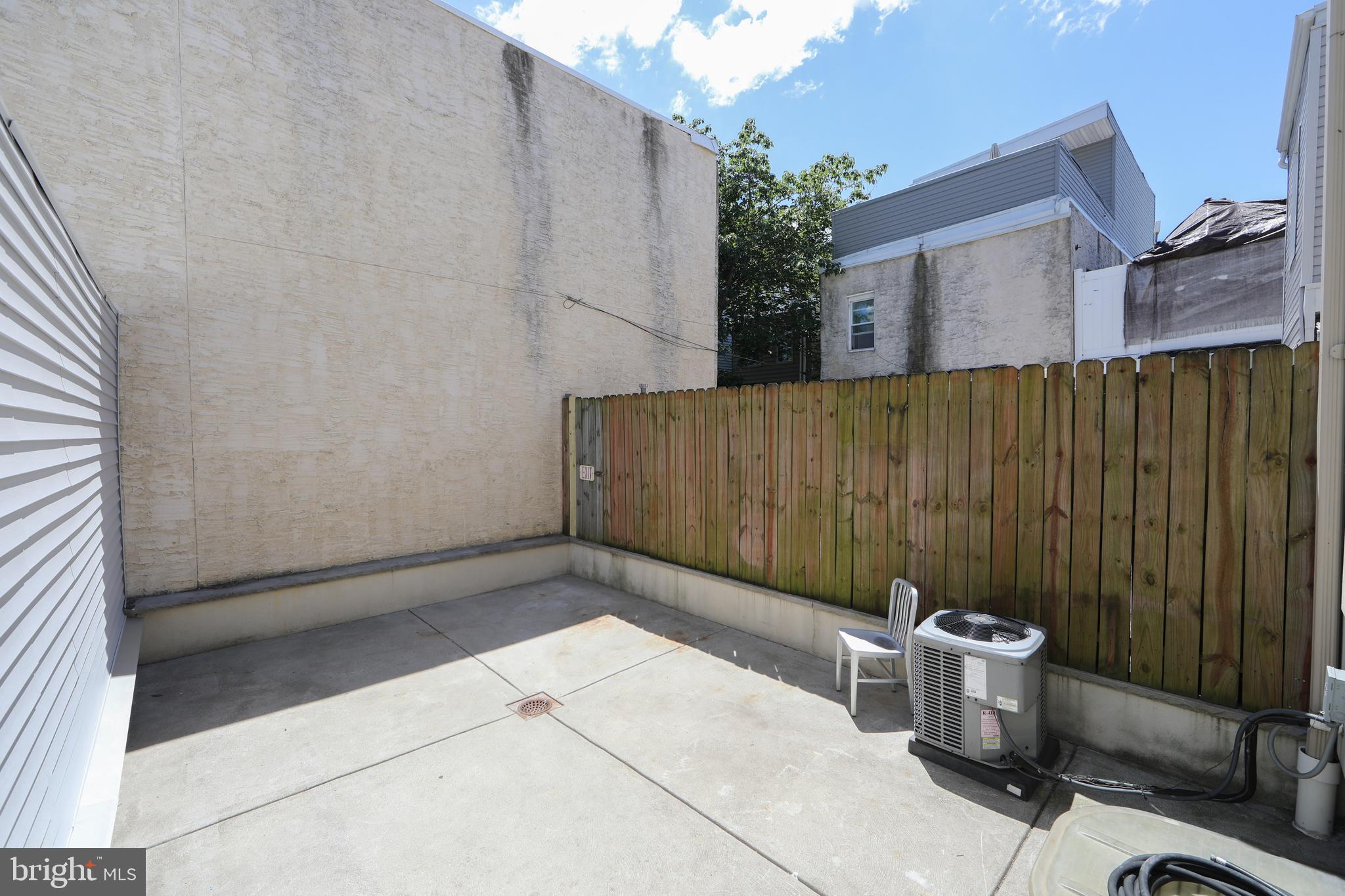 POINT BREEZE - Residential