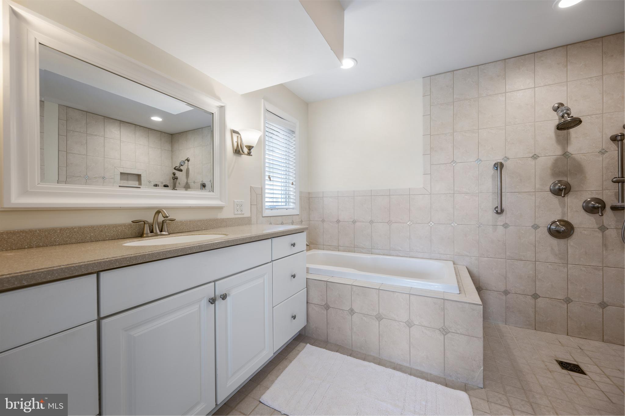 SEABREEZE DEV - Residential
