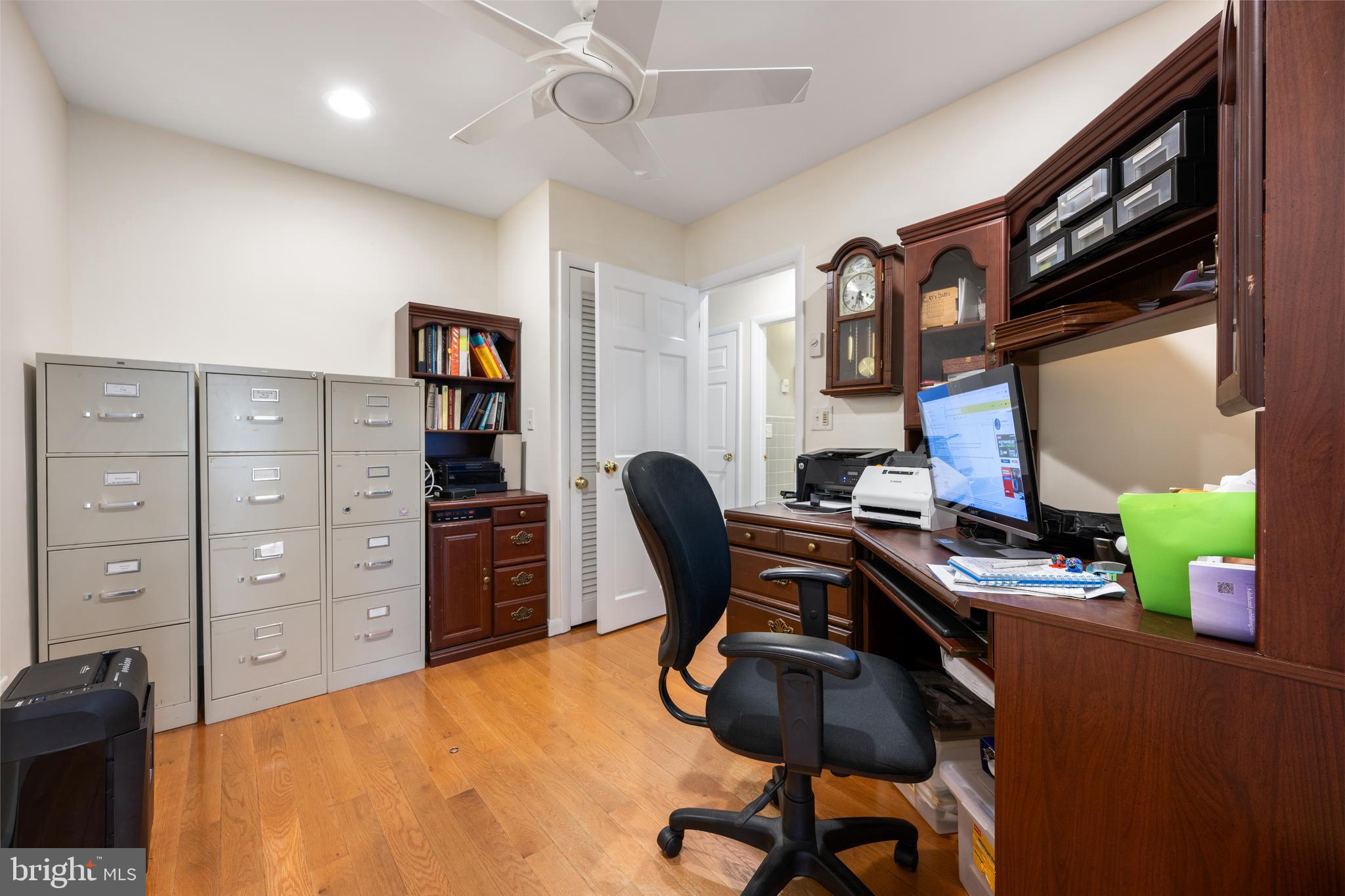 SEABREEZE DEV - Residential
