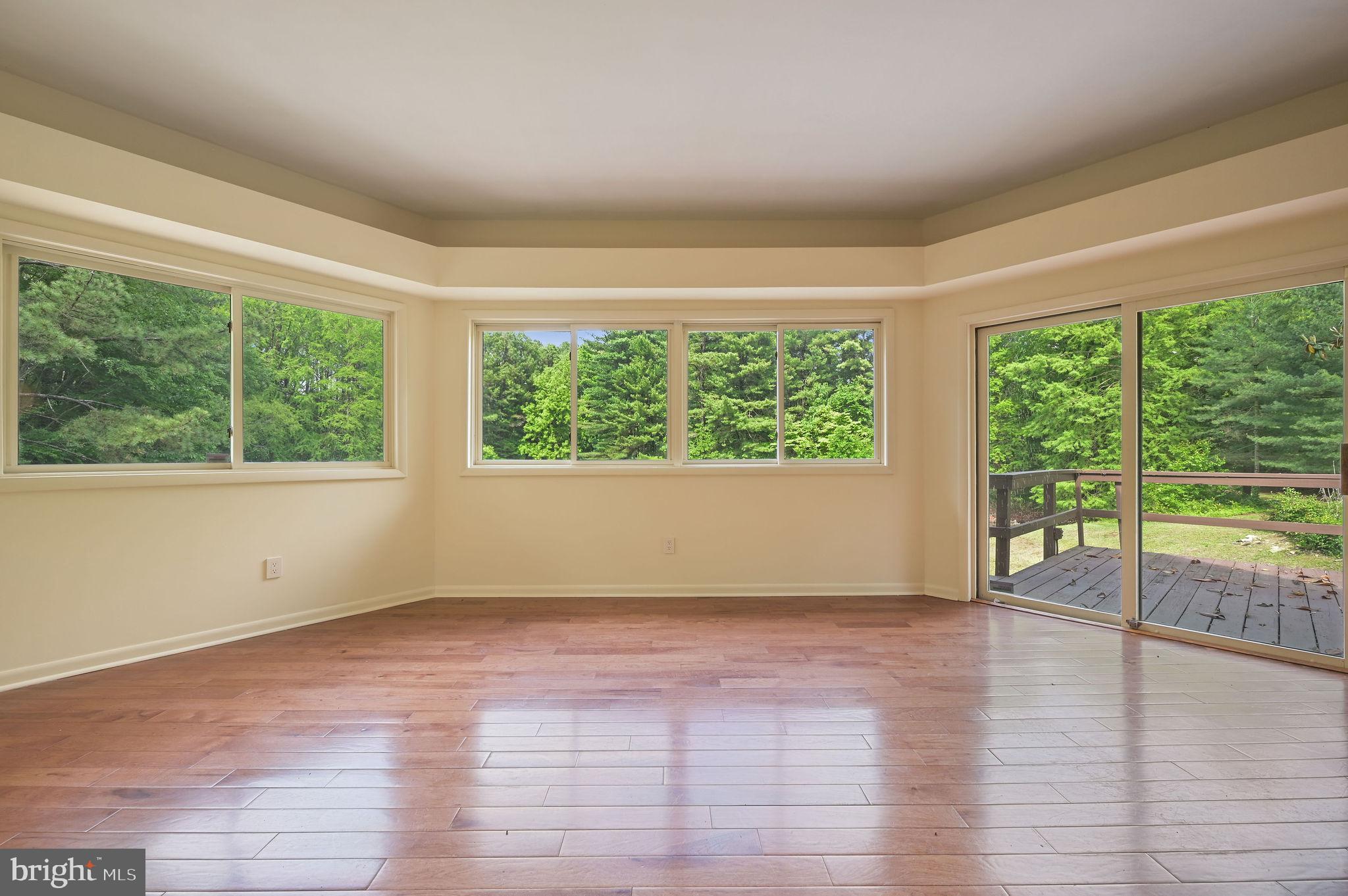 MEADOWGLEN - Residential Lease