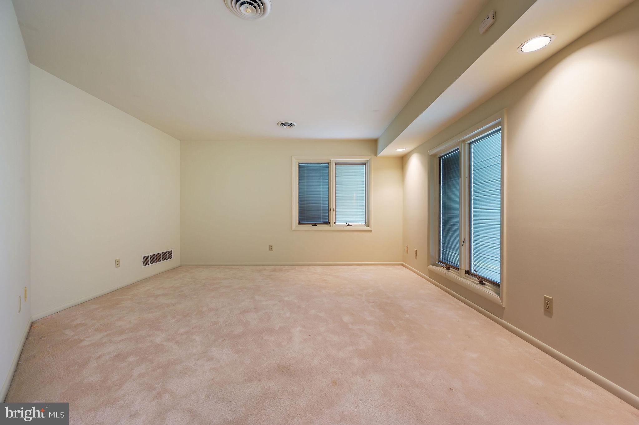 MEADOWGLEN - Residential Lease