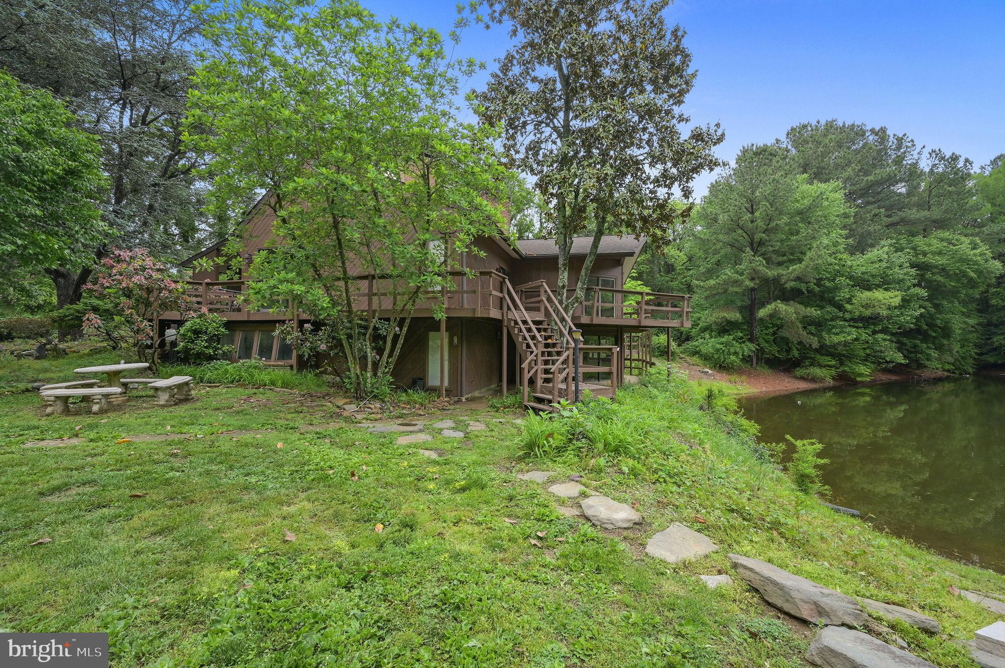 MEADOWGLEN - Residential Lease