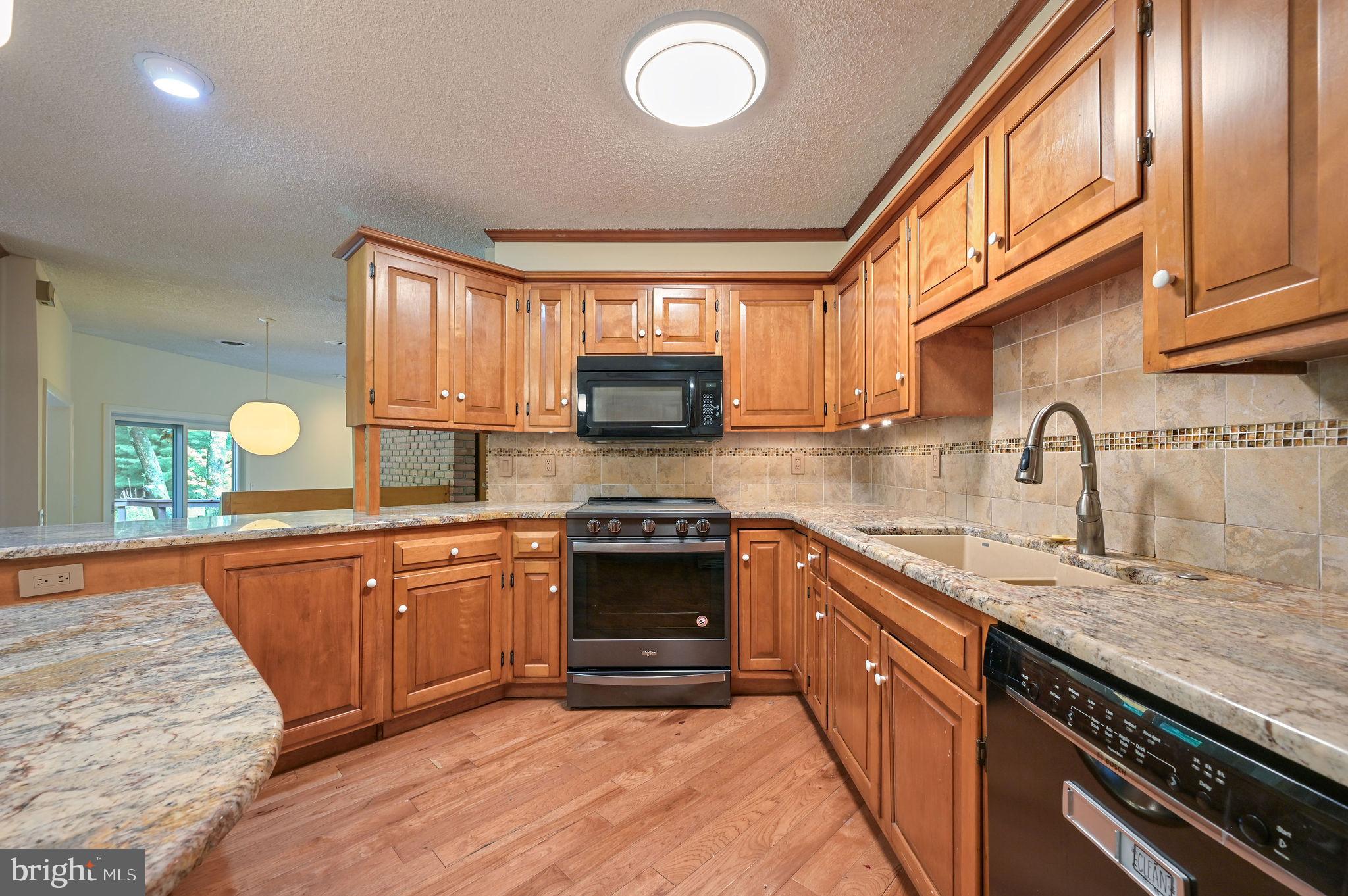 MEADOWGLEN - Residential Lease